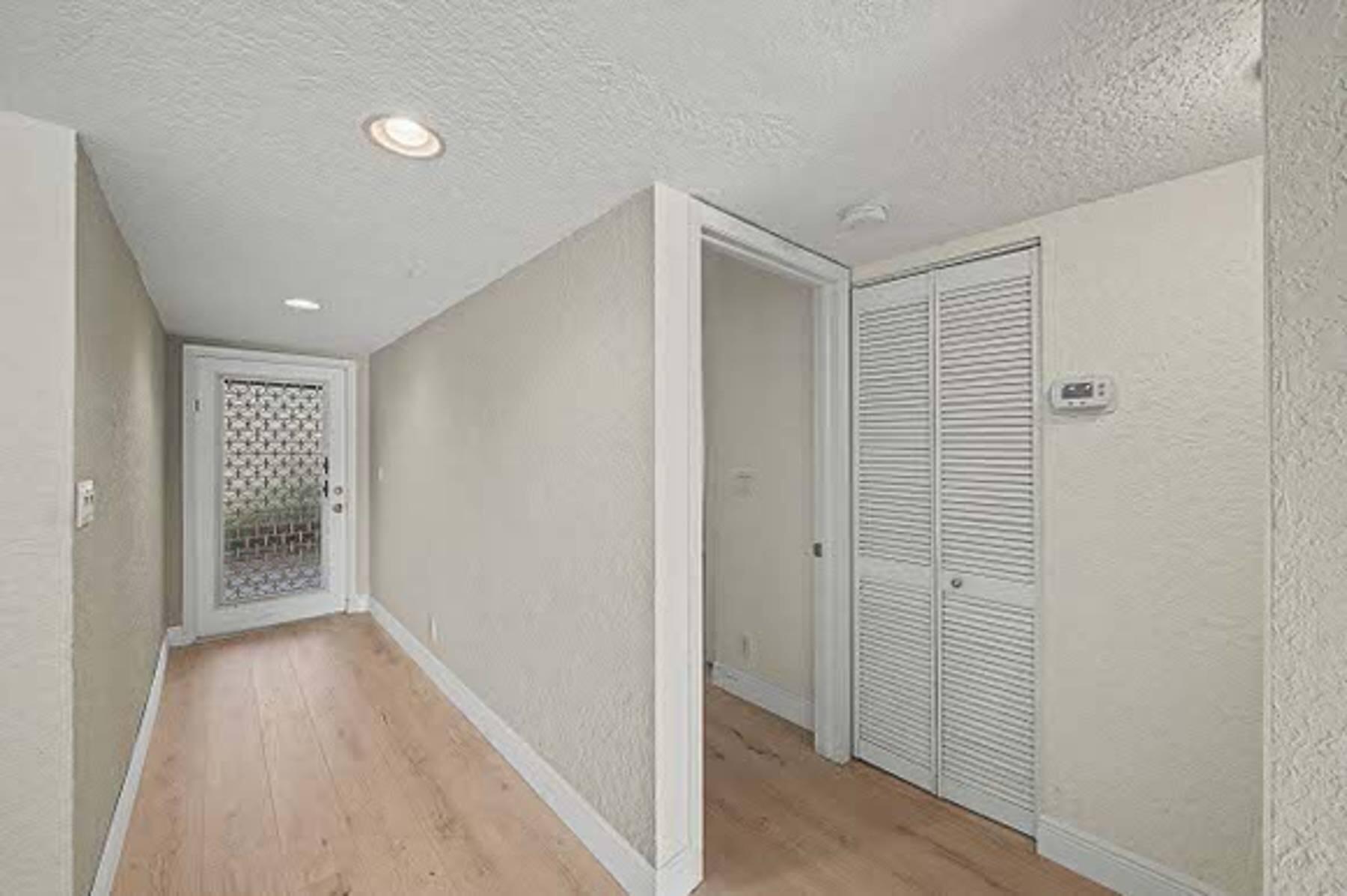 WATERSEDGE AT LAKES OF DELRAY CONDO A THRU H DE - Residential