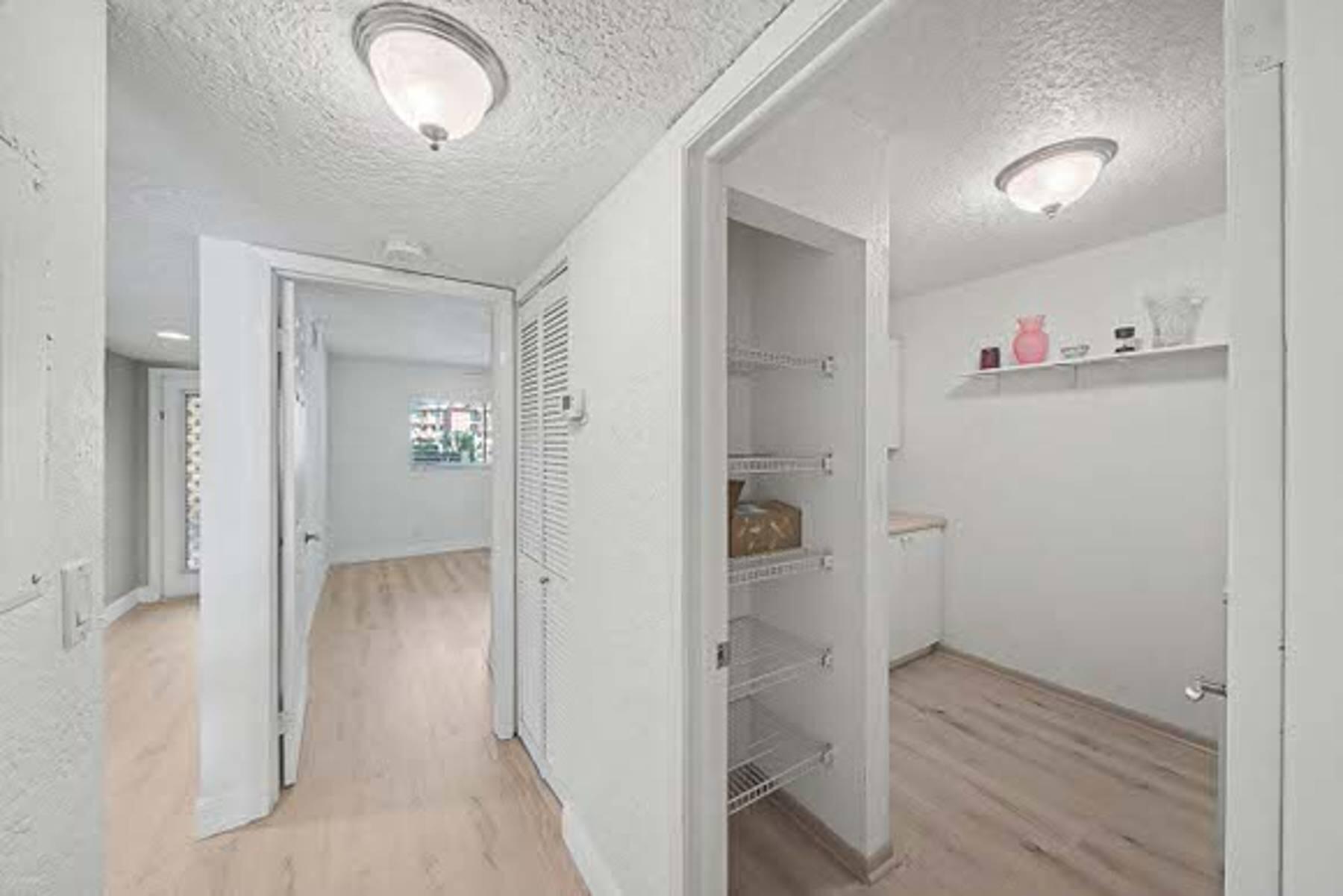 WATERSEDGE AT LAKES OF DELRAY CONDO A THRU H DE - Residential