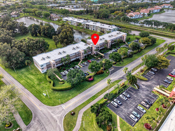 WATERSEDGE AT LAKES OF DELRAY CONDO A THRU H DE - Residential