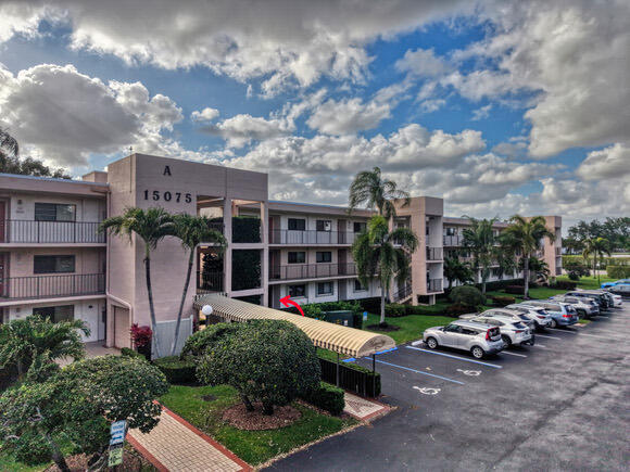 WATERSEDGE AT LAKES OF DELRAY CONDO A THRU H DE - Residential