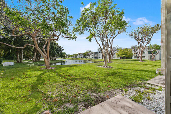WATERSEDGE AT LAKES OF DELRAY CONDO A THRU H DE - Residential