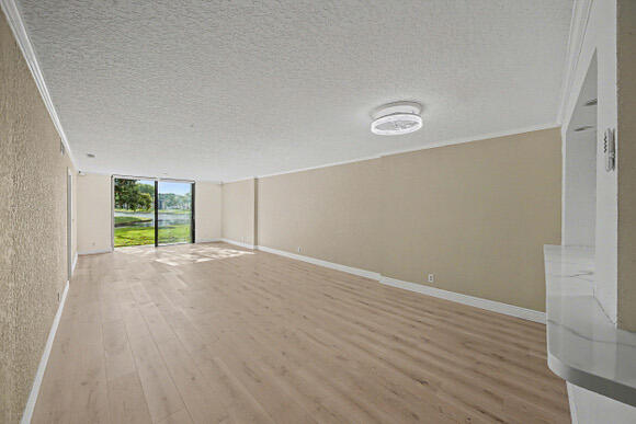 WATERSEDGE AT LAKES OF DELRAY CONDO A THRU H DE - Residential