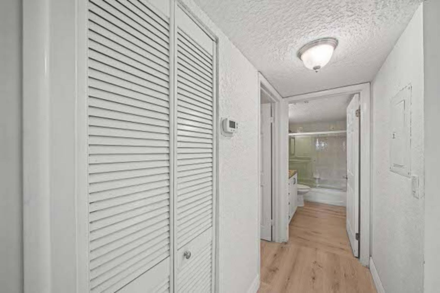 WATERSEDGE AT LAKES OF DELRAY CONDO A THRU H DE - Residential
