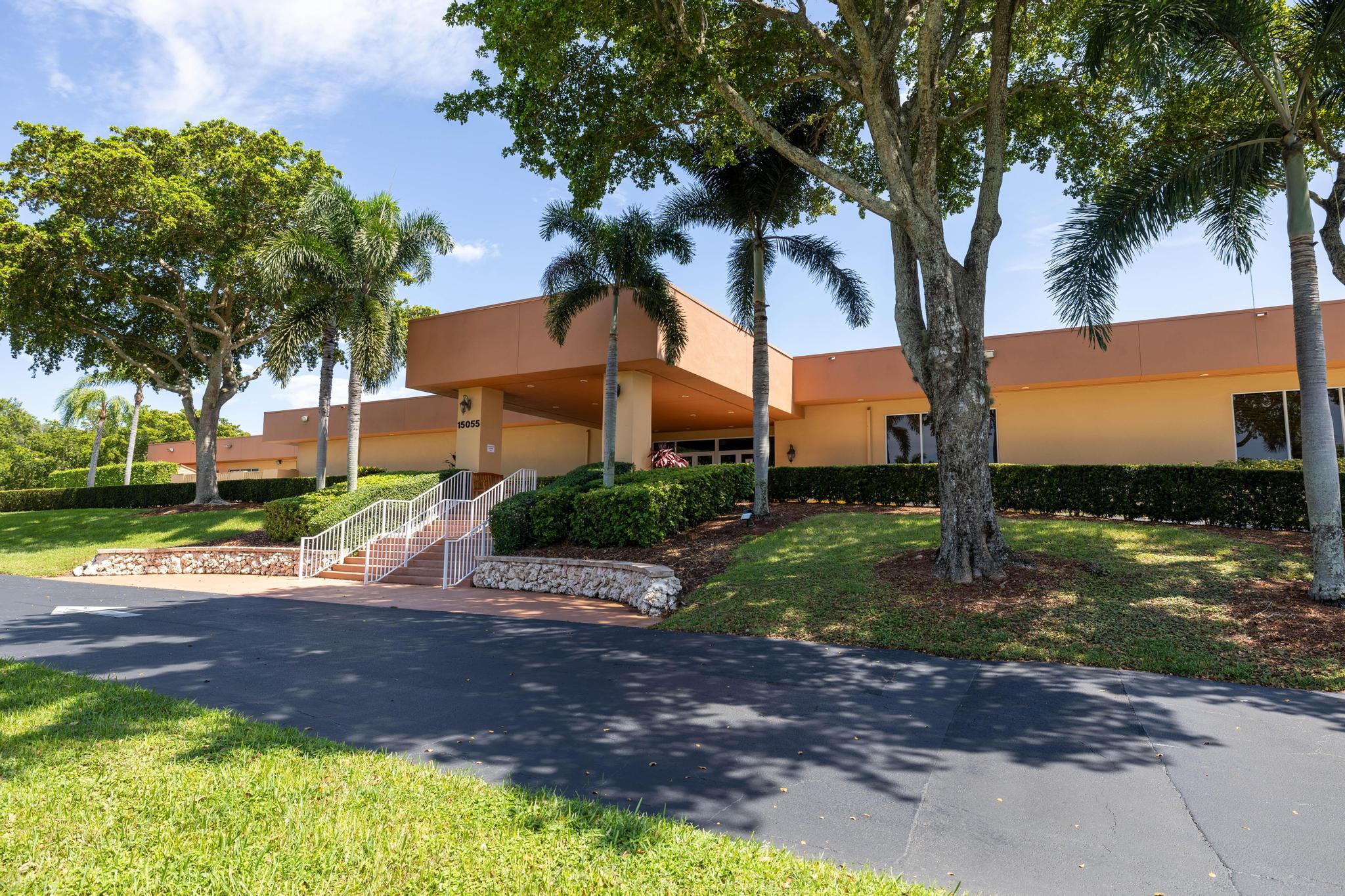 WATERSEDGE AT LAKES OF DELRAY CONDO A THRU H DE - Residential