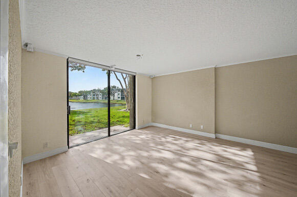 WATERSEDGE AT LAKES OF DELRAY CONDO A THRU H DE - Residential