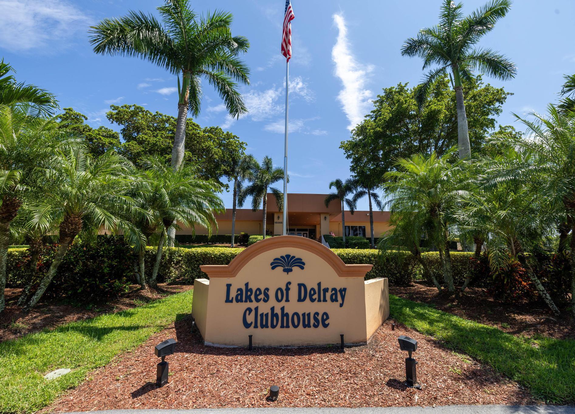 WATERSEDGE AT LAKES OF DELRAY CONDO A THRU H DE - Residential