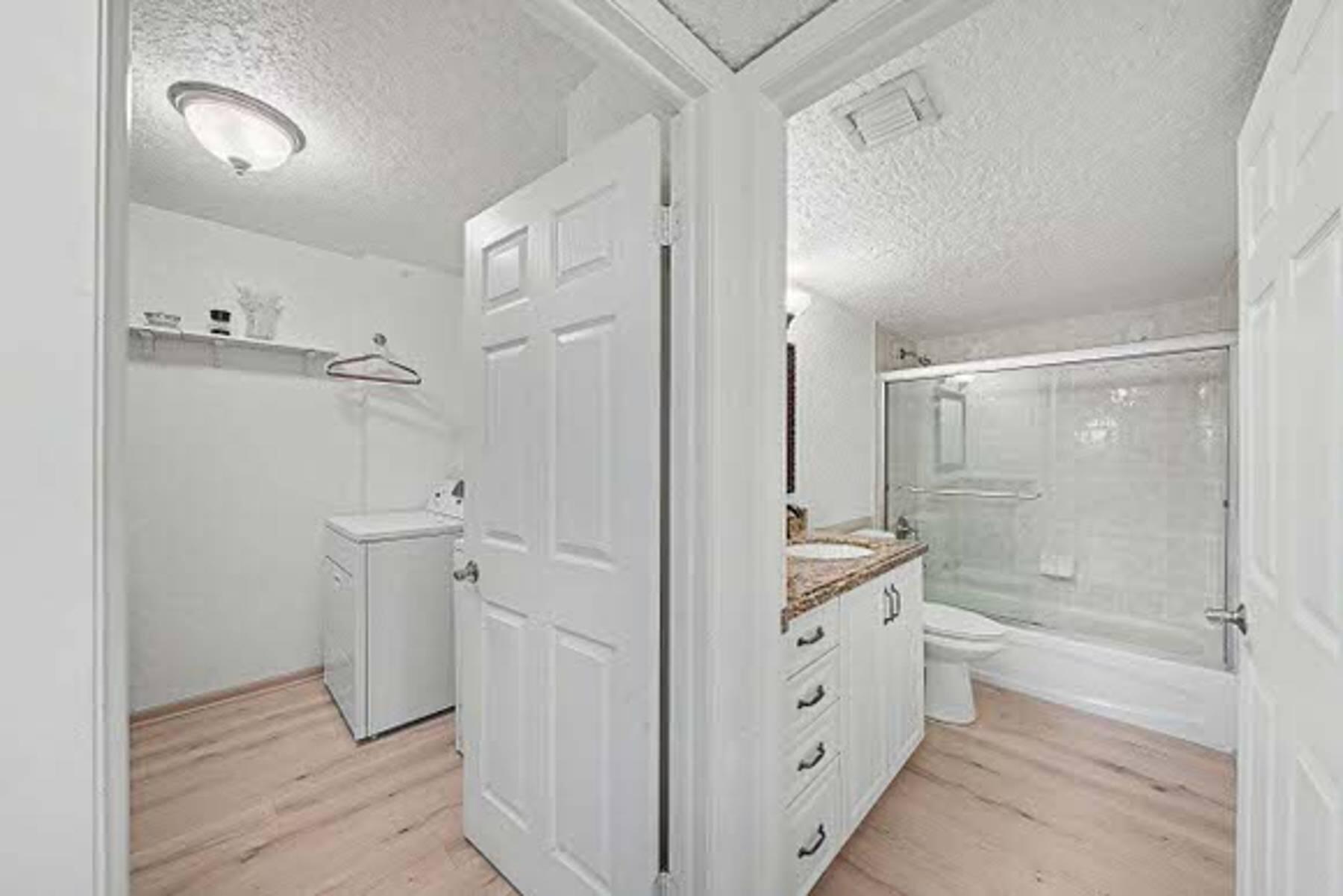 WATERSEDGE AT LAKES OF DELRAY CONDO A THRU H DE - Residential