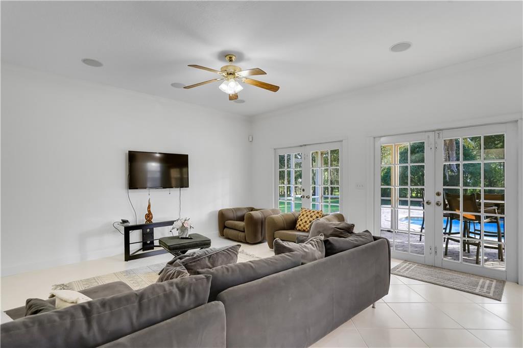 Acreage & Unrec - Residential