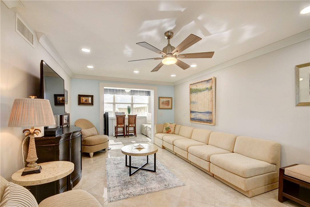 Village Royale Greenway - Residential