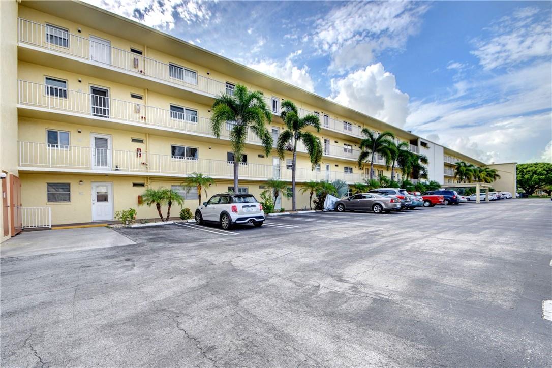 Village Royale Greenway - Residential