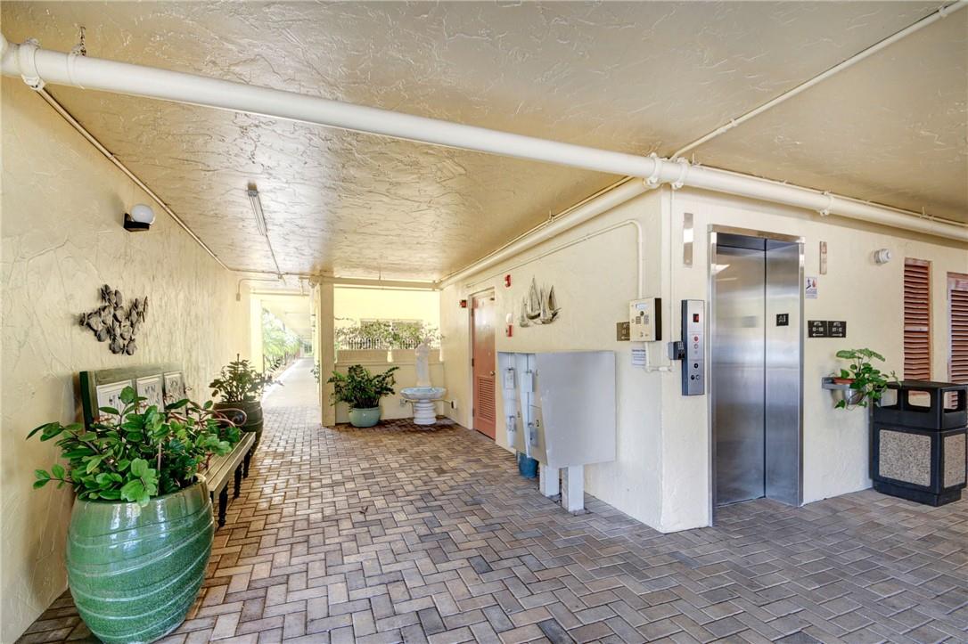 Village Royale Greenway - Residential