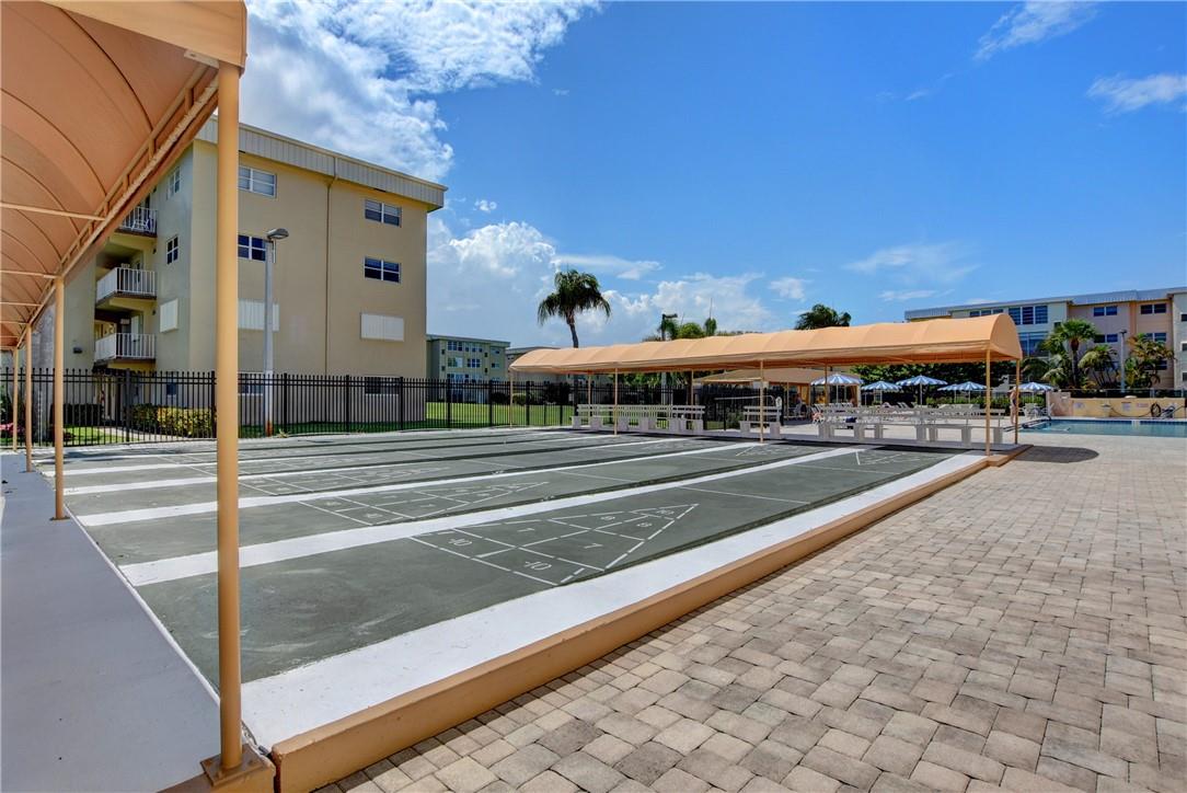 Village Royale Greenway - Residential