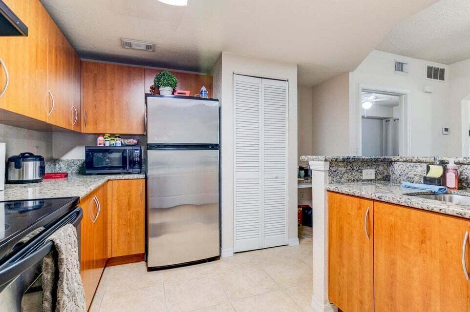 THE BELMONT AT ST LUCIE WEST, A CONDOMINIUM - Residential Lease