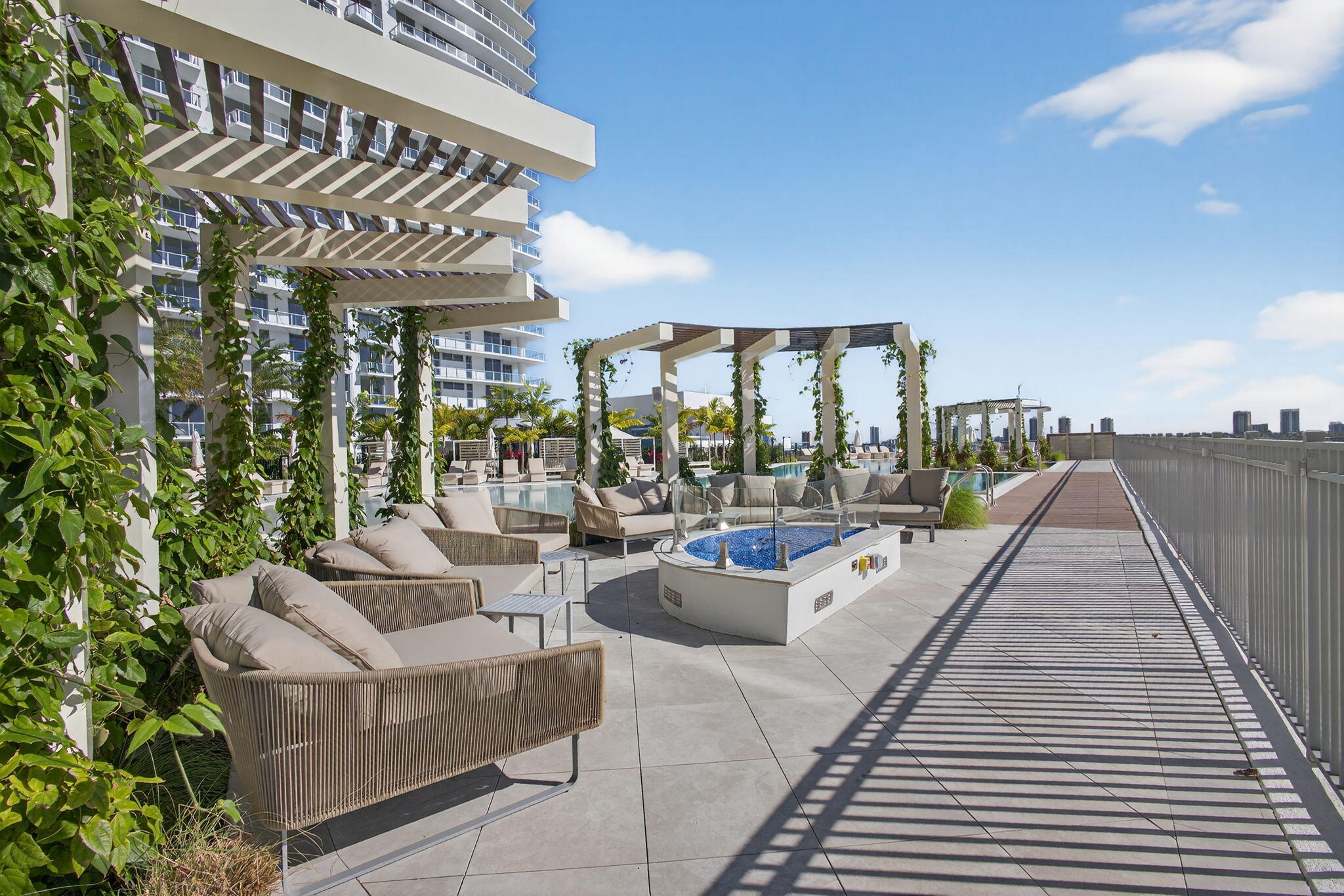 NAUTILUS 220 CONDO - Residential