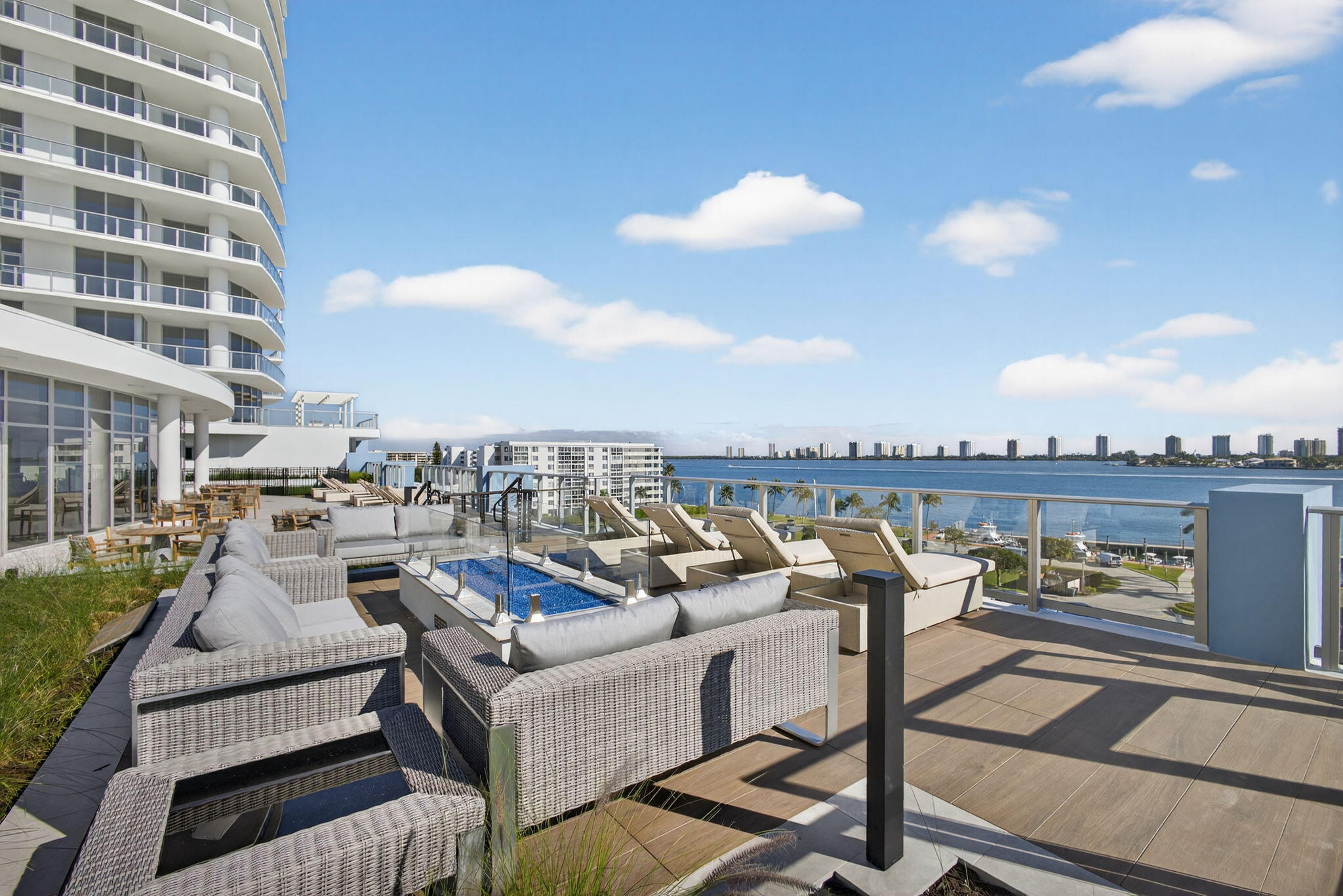 NAUTILUS 220 CONDO - Residential