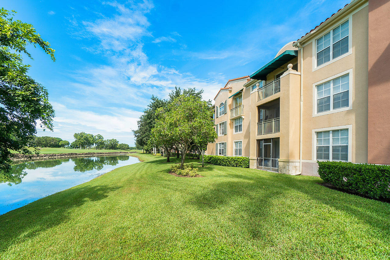 ST ANDREWS AT POLO CLUB - Residential