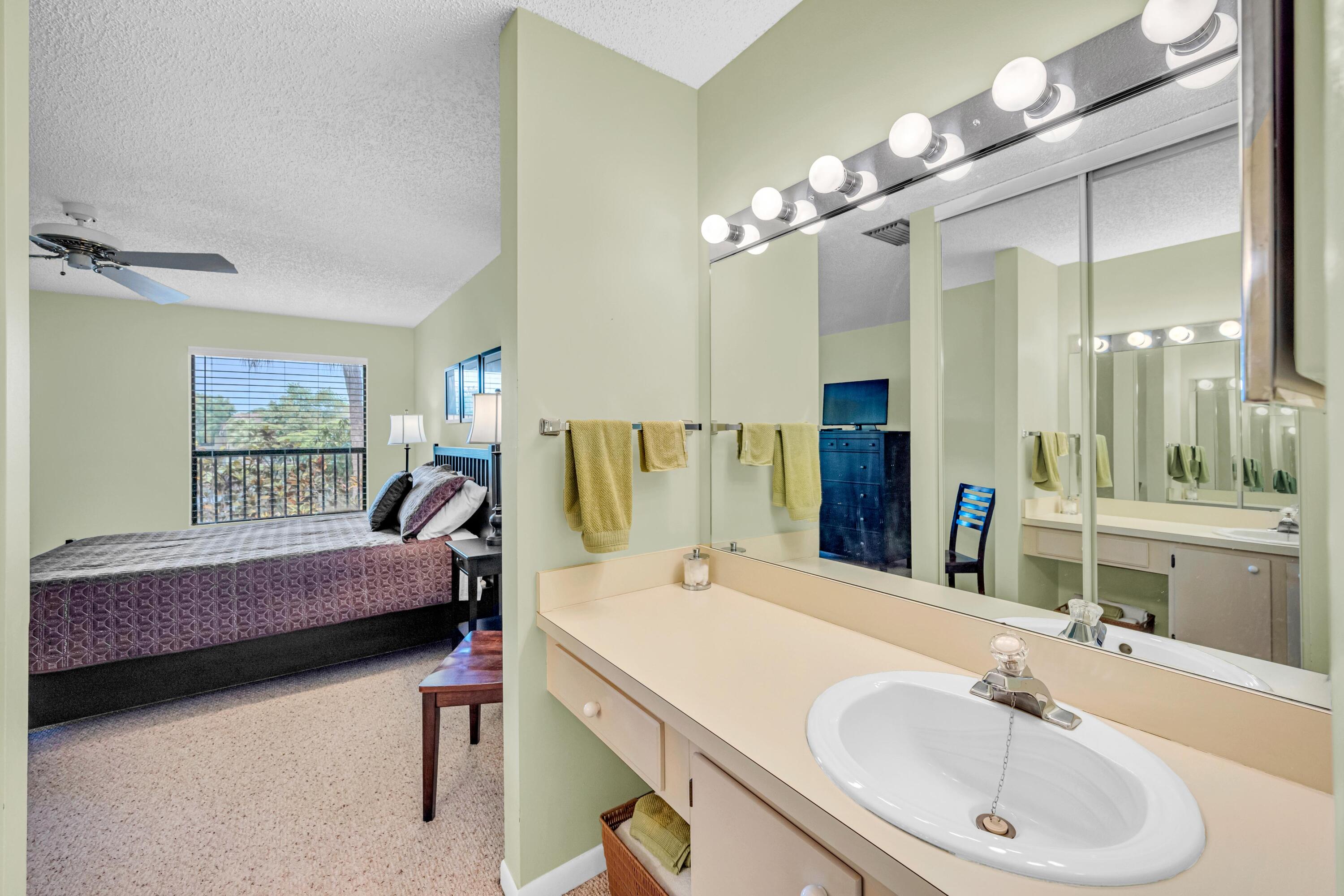 POND APPLE PLACE IV-B CONDO - Residential