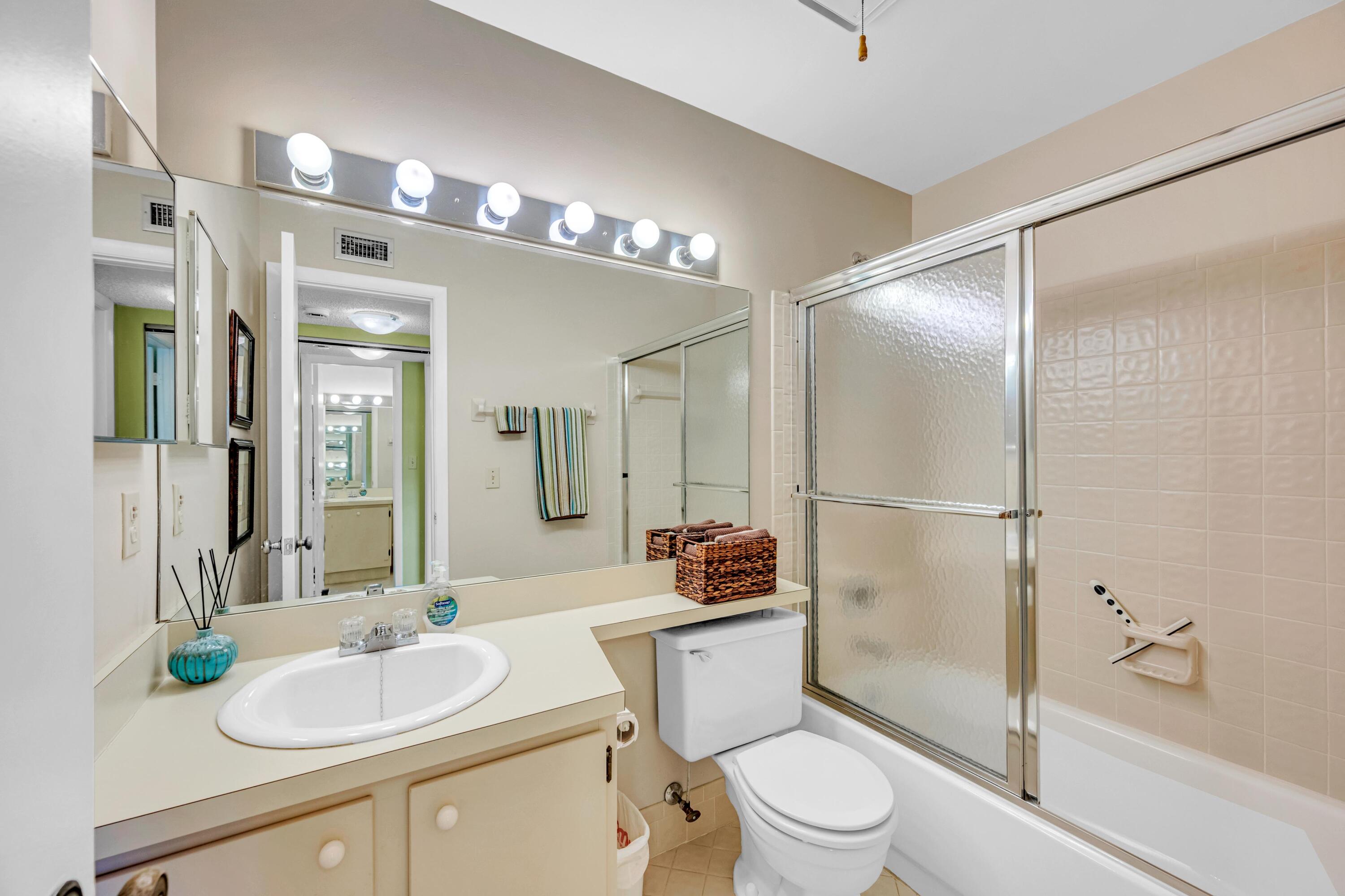 POND APPLE PLACE IV-B CONDO - Residential