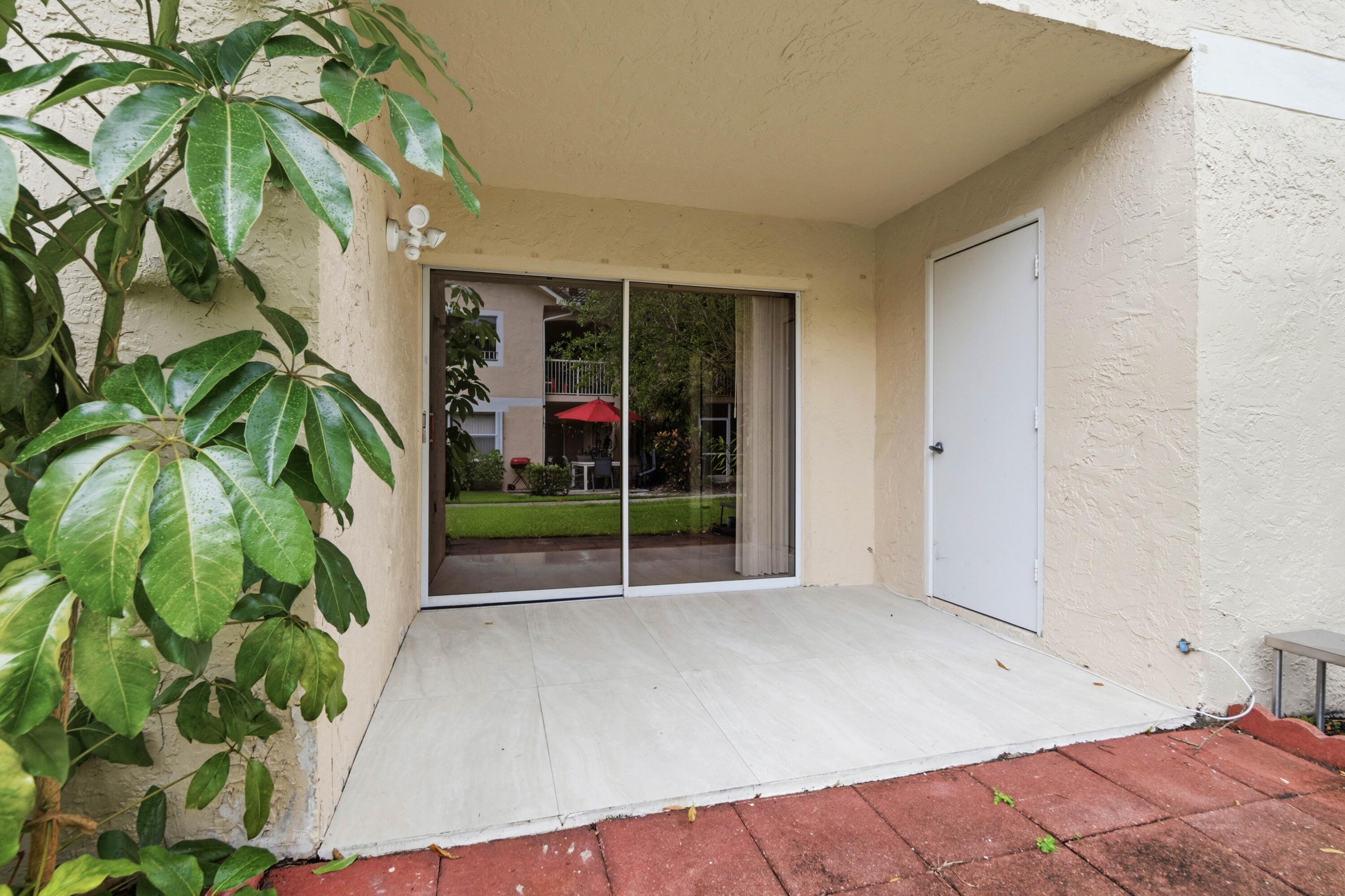 ROYAL GARDEN CONDO - Residential