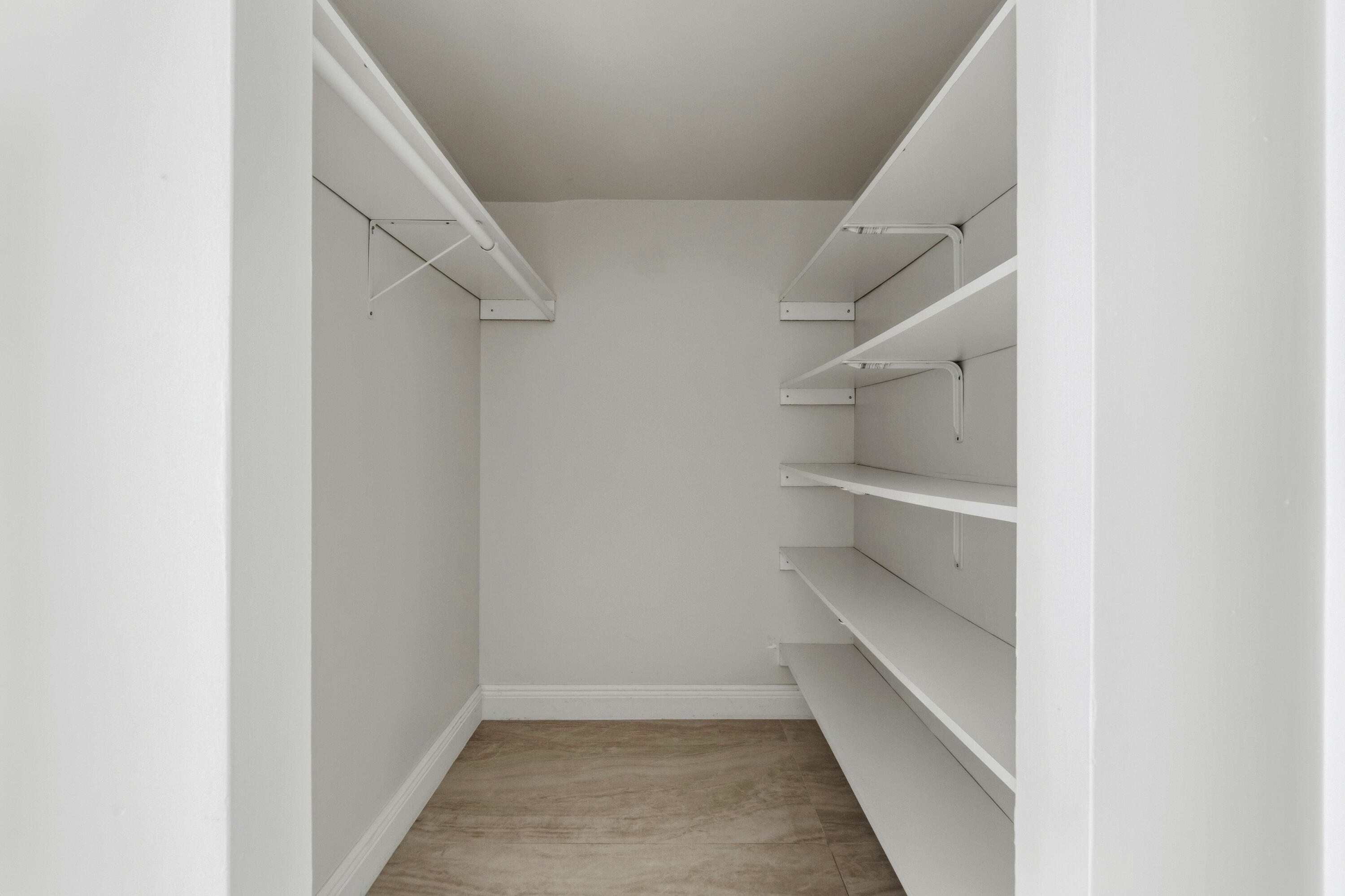 ROYAL GARDEN CONDO - Residential