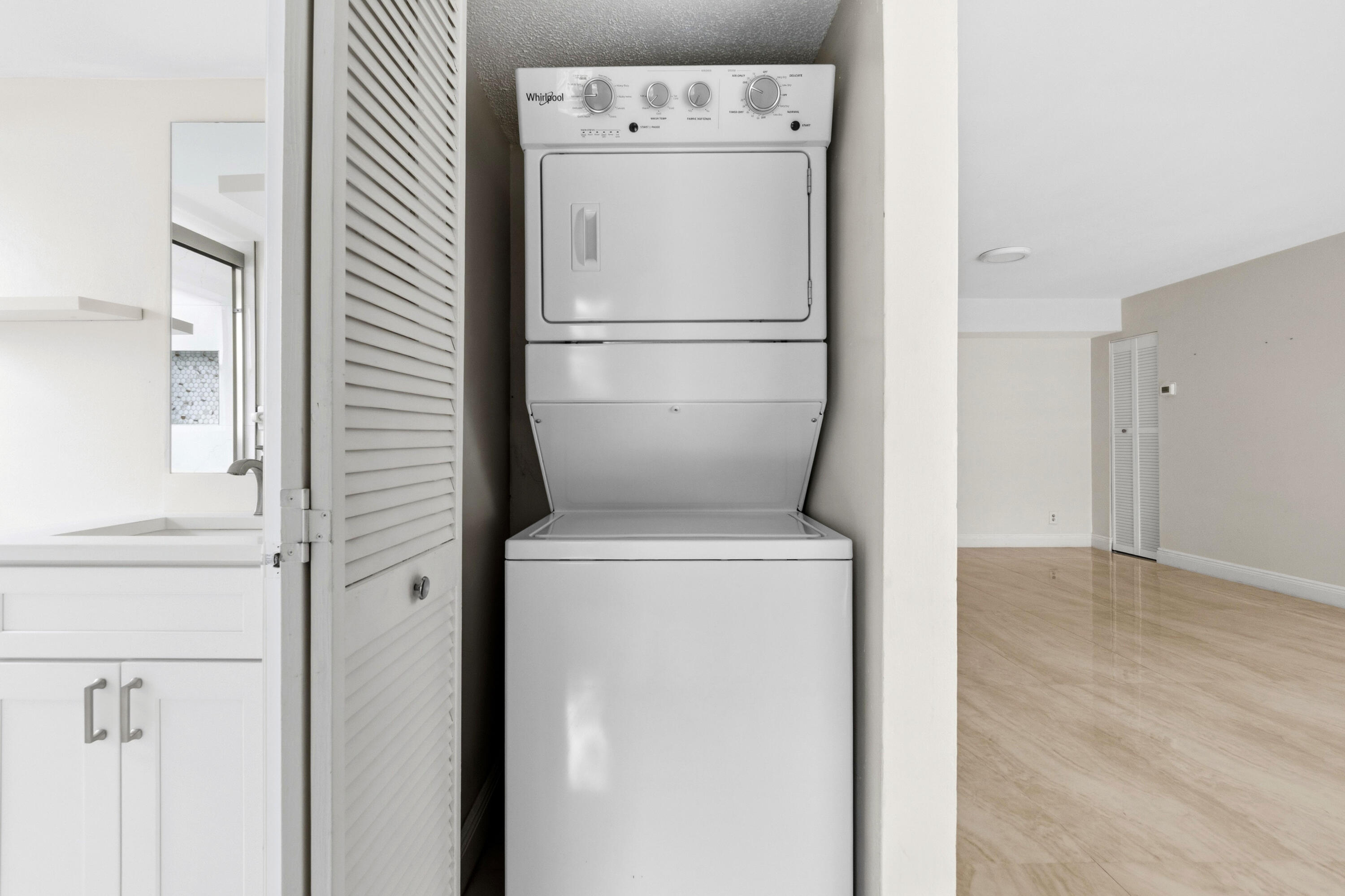 ROYAL GARDEN CONDO - Residential