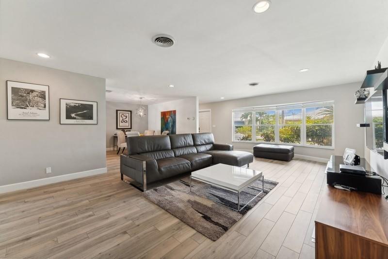 LITTLE HARBOR ON THE HILLSBORO - Residential