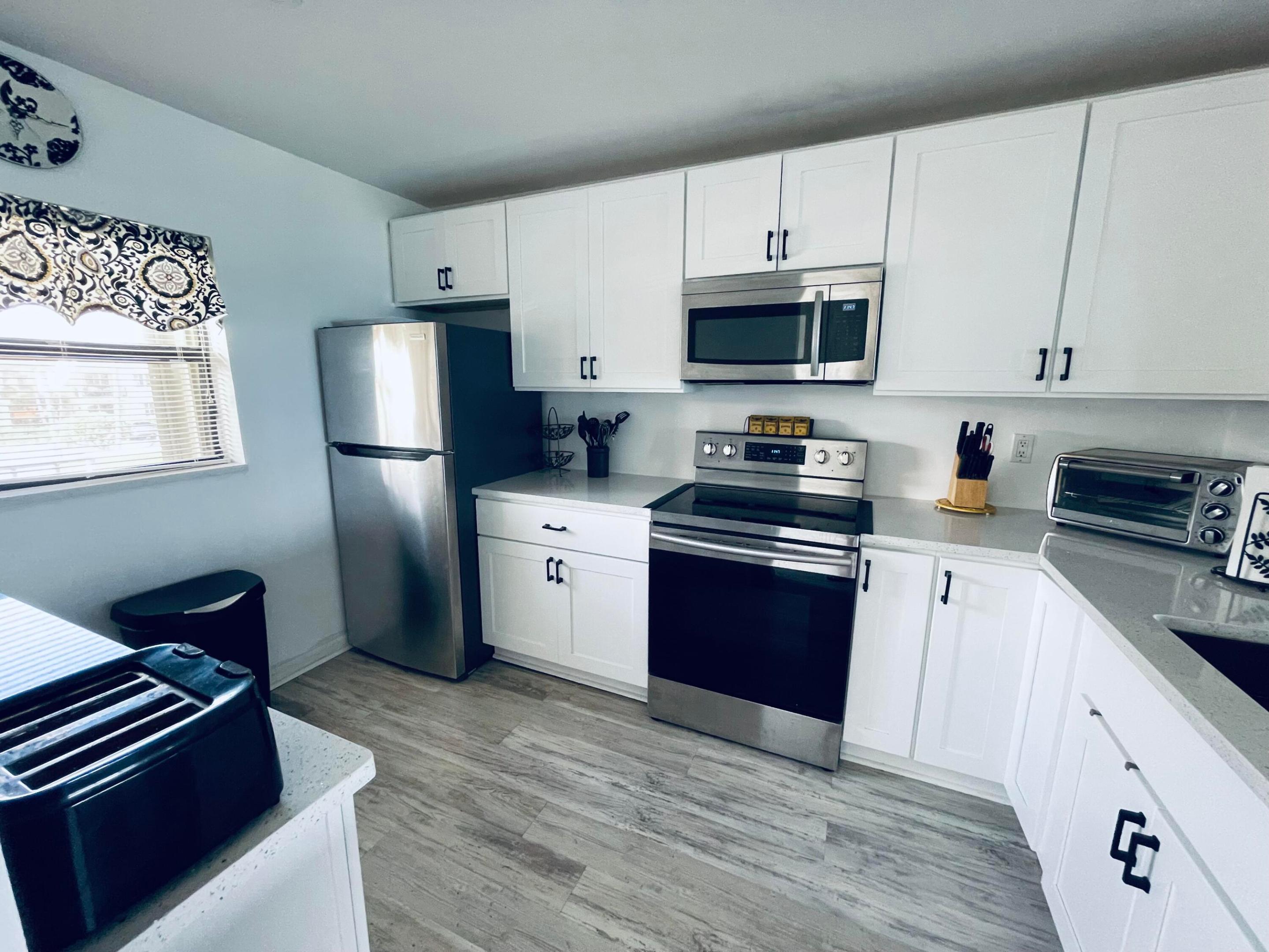 SAND DOLLAR VILLAS CONDOMINIUM B - Residential