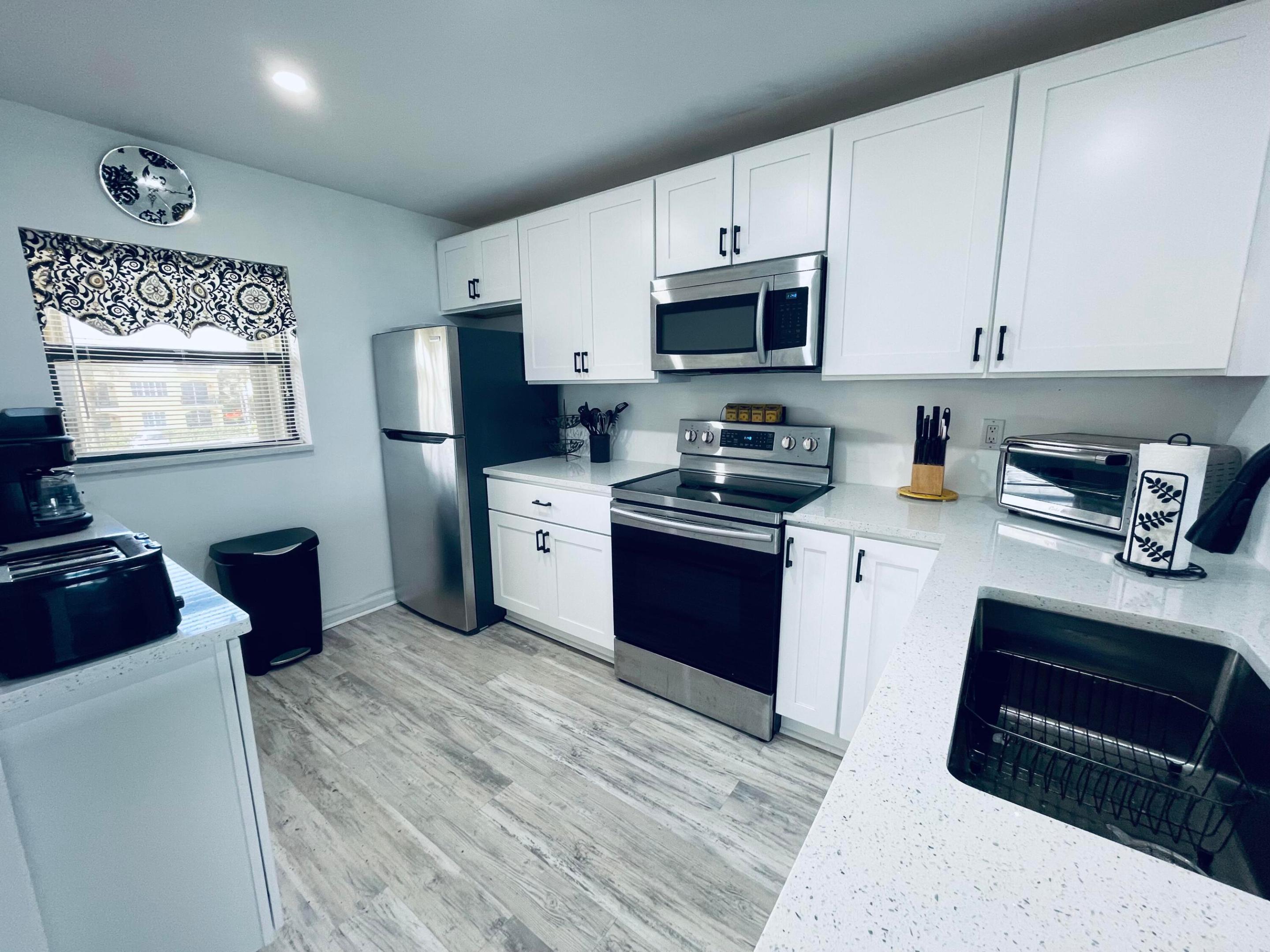 SAND DOLLAR VILLAS CONDOMINIUM B - Residential