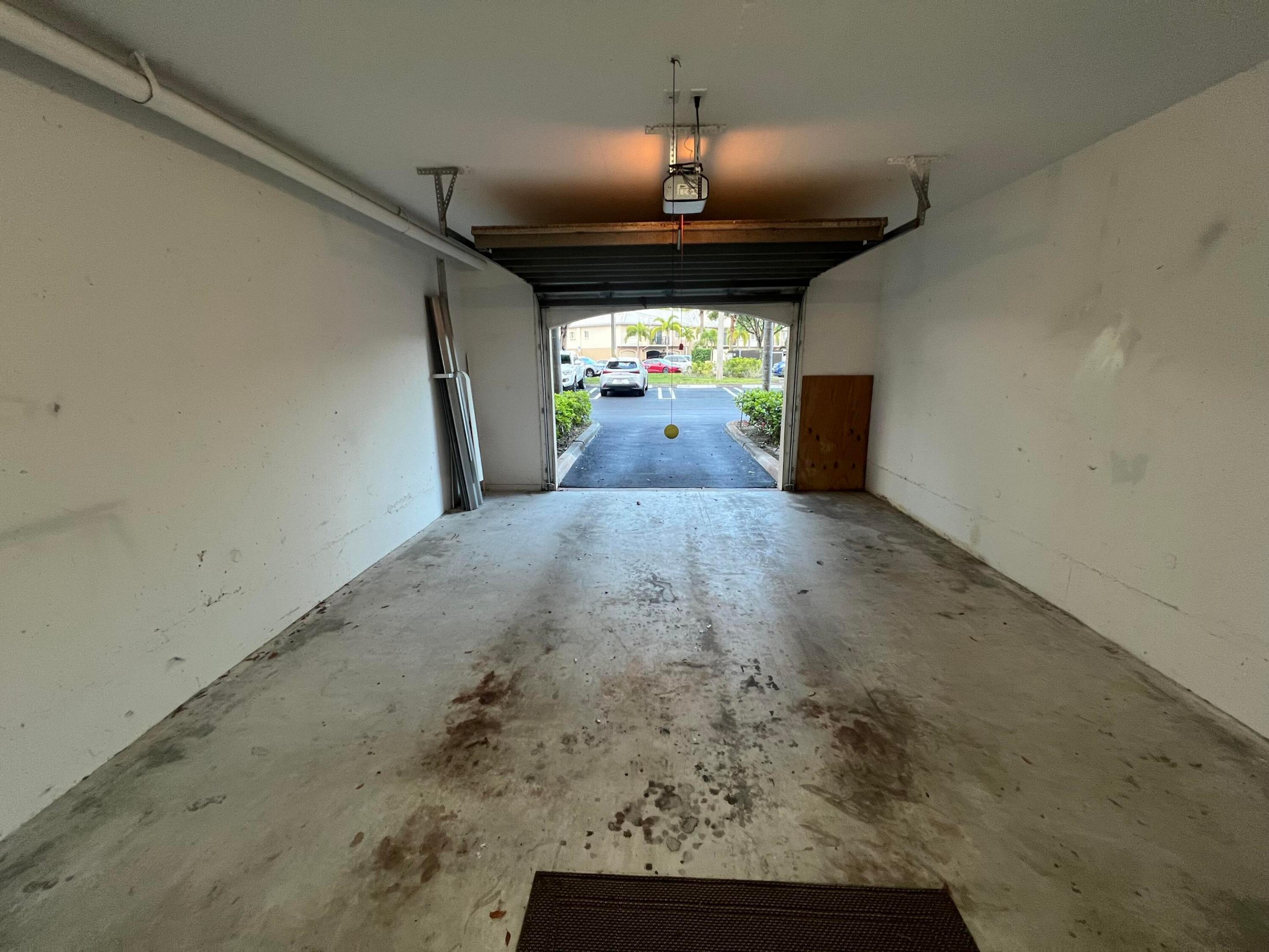 GRAND VIEW AT CRESTWOOD CONDO - Residential Lease