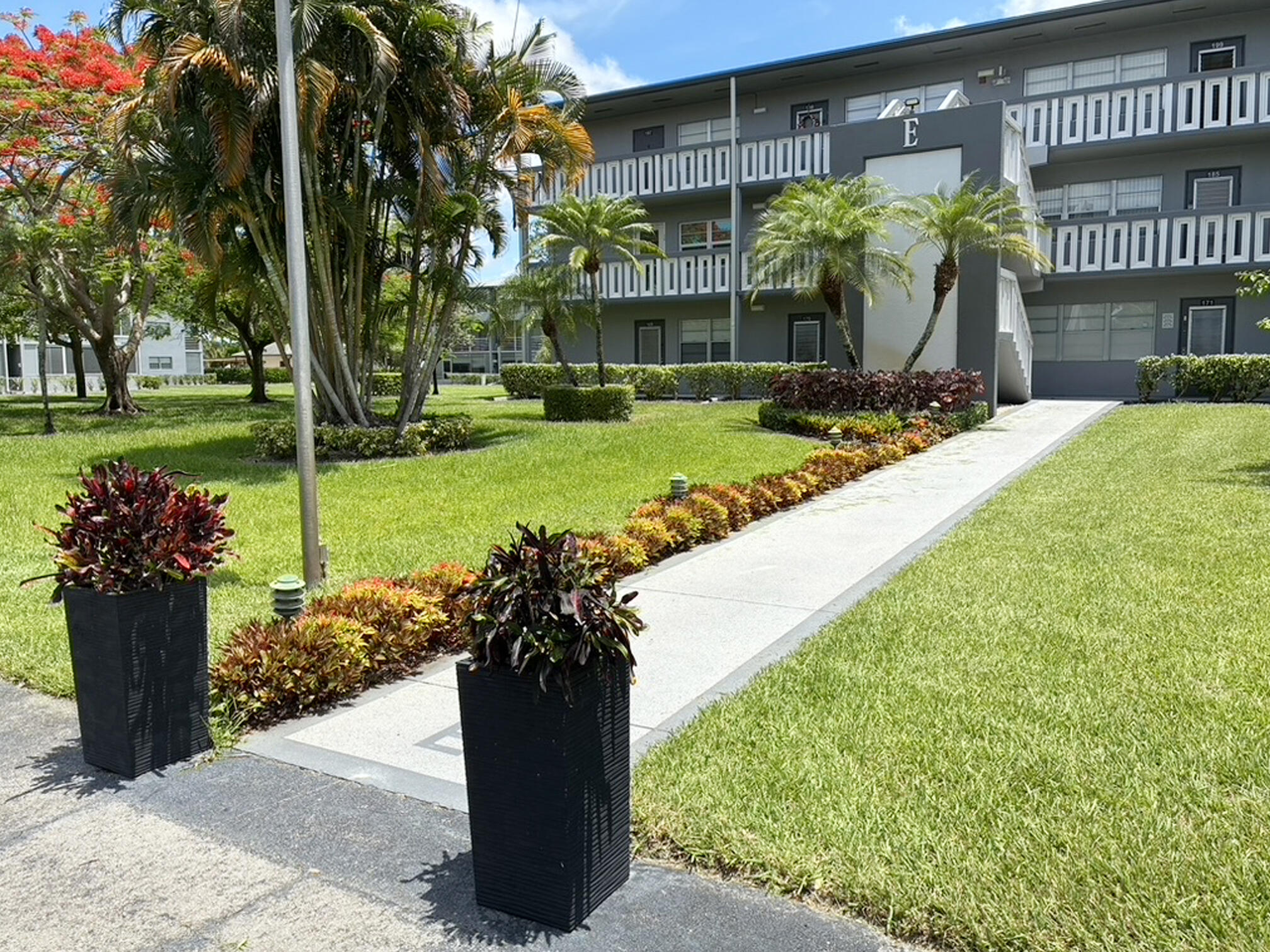SUFFOLK AT CENTURY VILLAGE CONDO - Residential Lease
