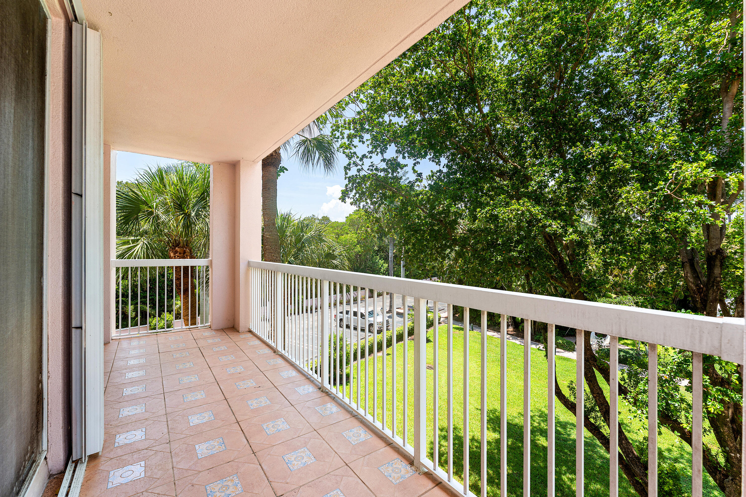 LANDINGS OF DELRAY BEACH CONDO - Residential