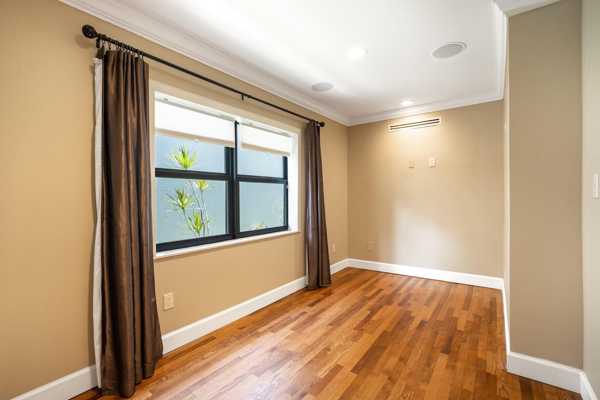 OAK RIDGE AMEN PLAT - Residential Lease