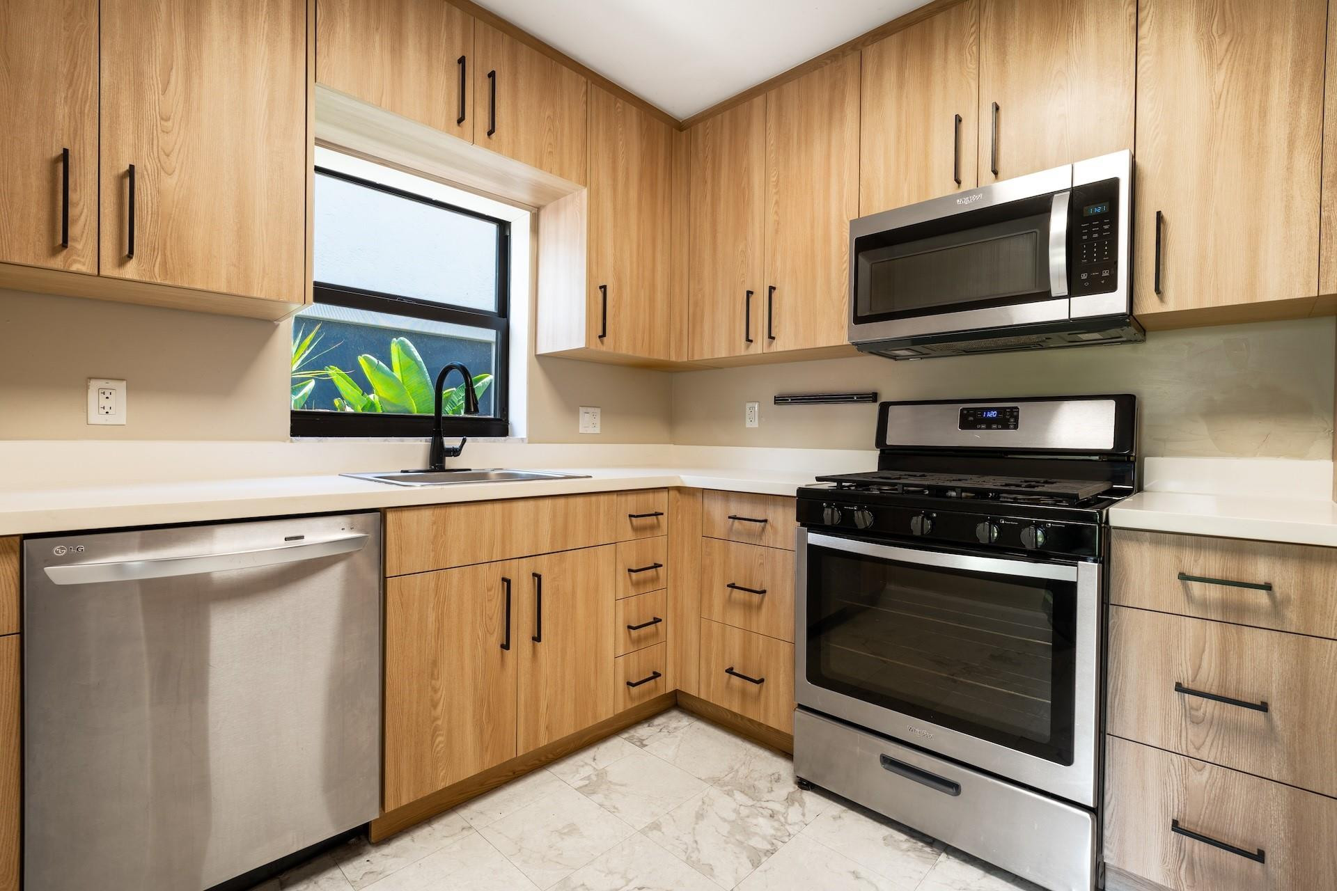 OAK RIDGE AMEN PLAT - Residential Lease