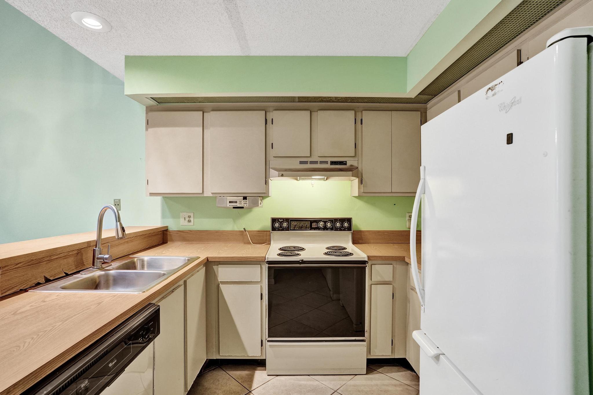 ROCK ISLAND LAND CORP - Residential