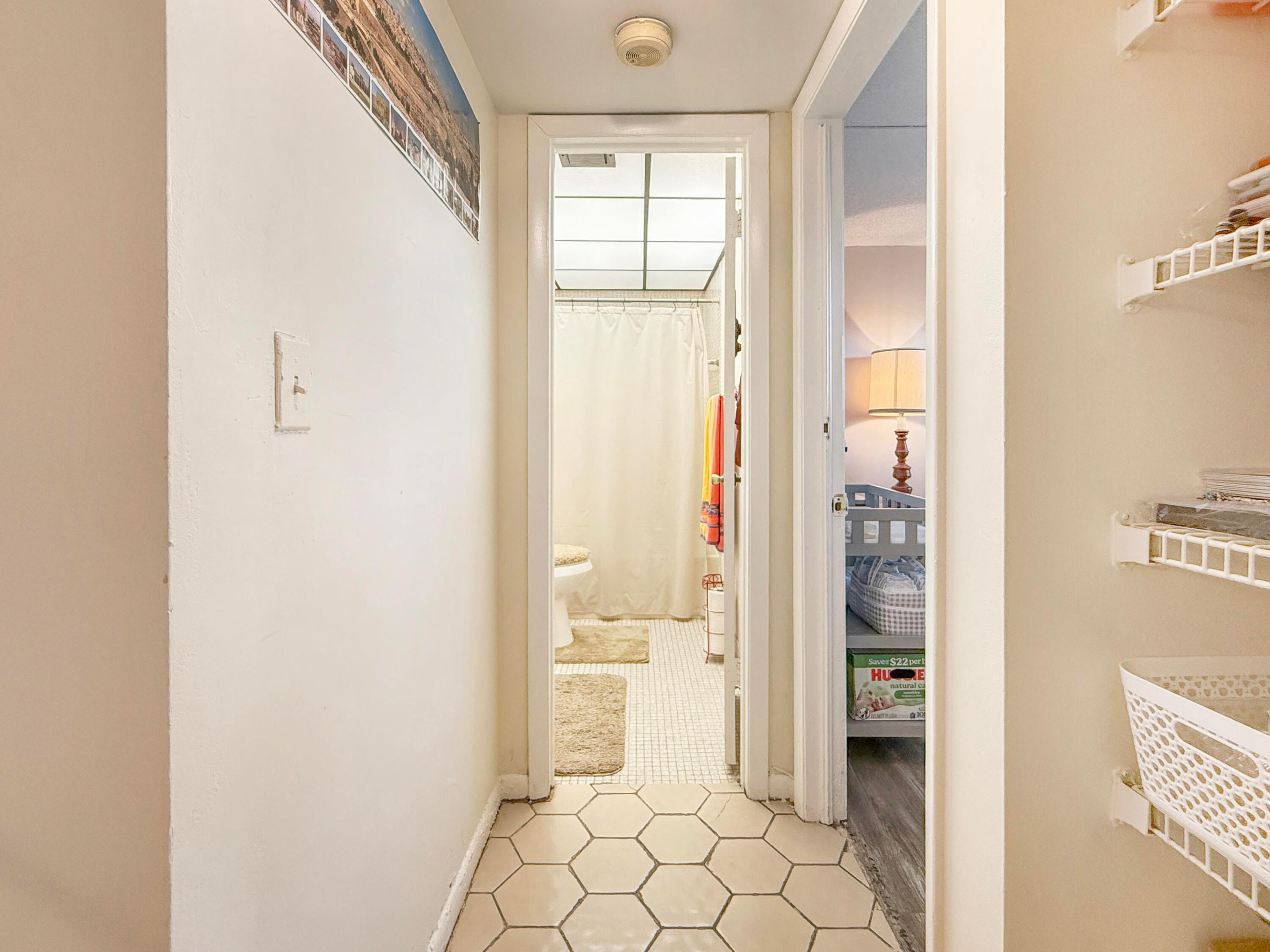 CYPRESS CHASE CONDO NO 5 - Residential