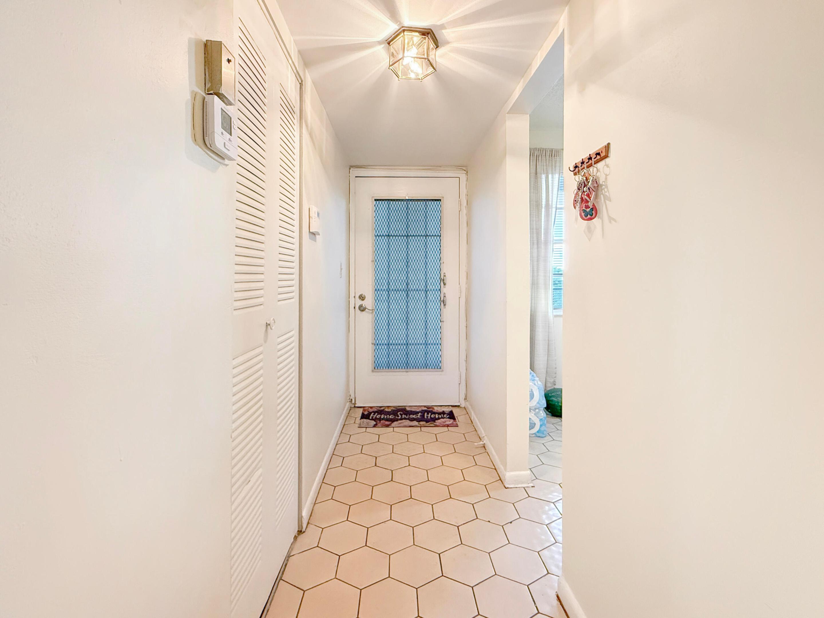 CYPRESS CHASE CONDO NO 5 - Residential