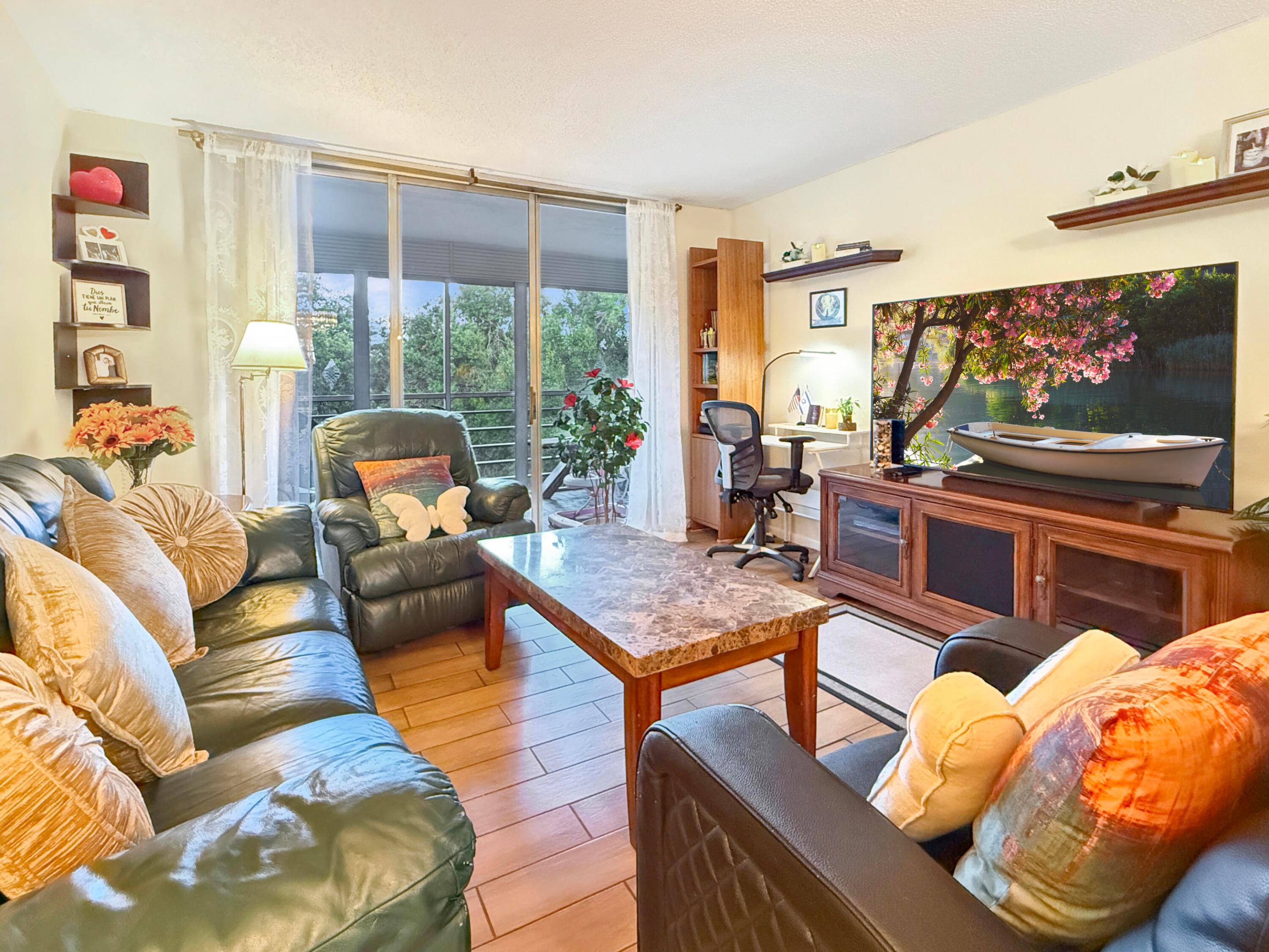 CYPRESS CHASE CONDO NO 5 - Residential
