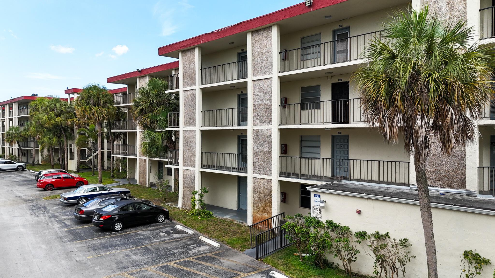 CYPRESS CHASE CONDO NO 5 - Residential