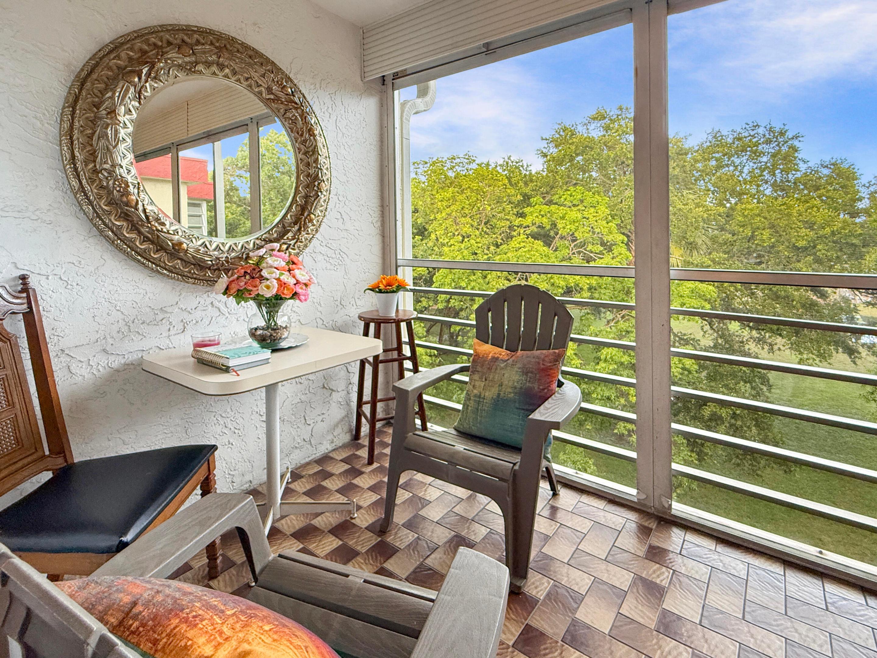 CYPRESS CHASE CONDO NO 5 - Residential