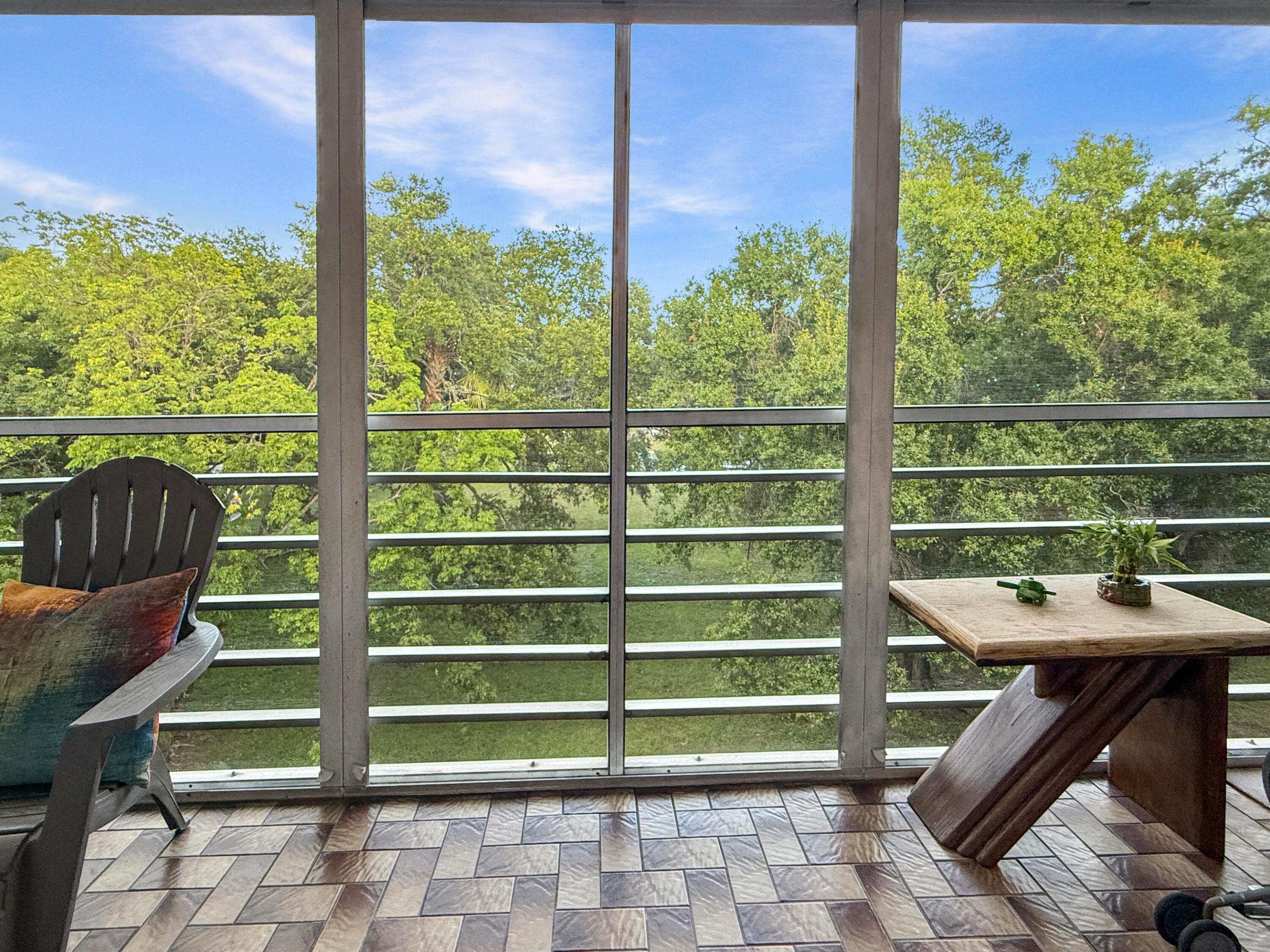 CYPRESS CHASE CONDO NO 5 - Residential