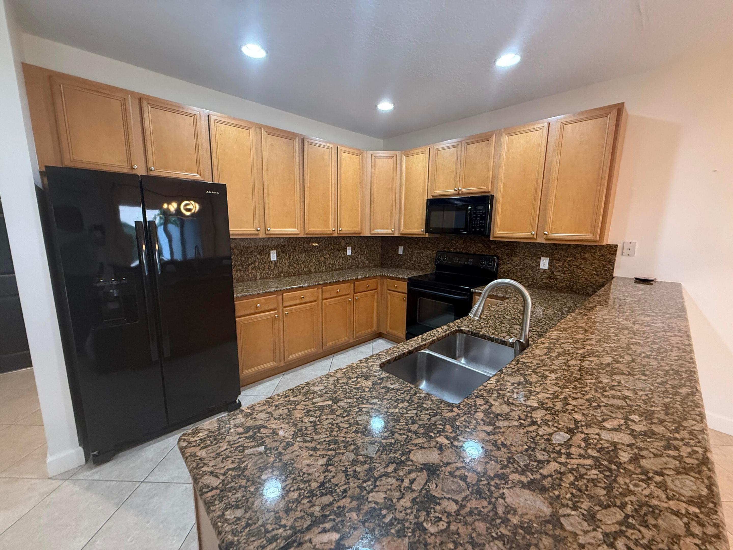 OWL POINTE CONDO - Residential Lease