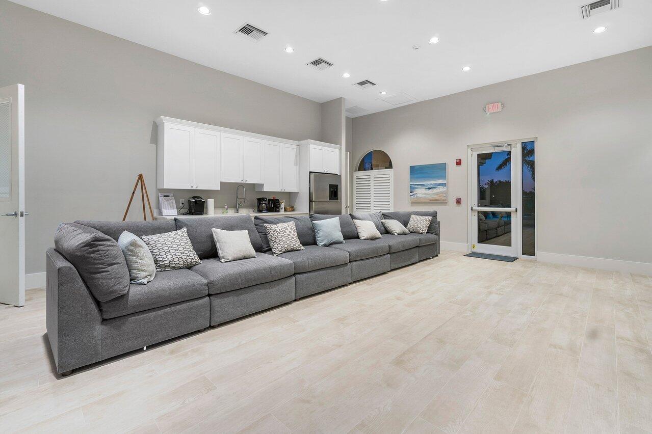 ISLES AT WELLINGTON 8 - Residential