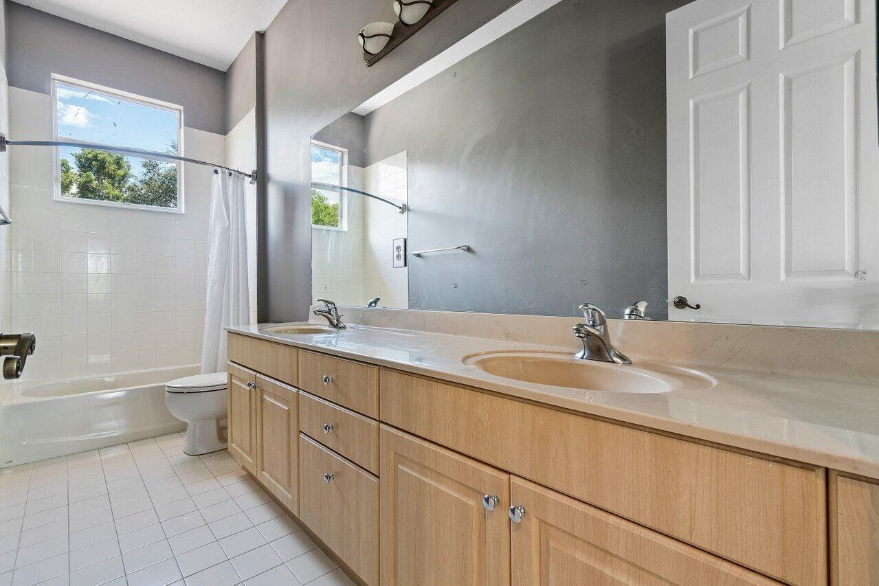 ISLES AT WELLINGTON 8 - Residential