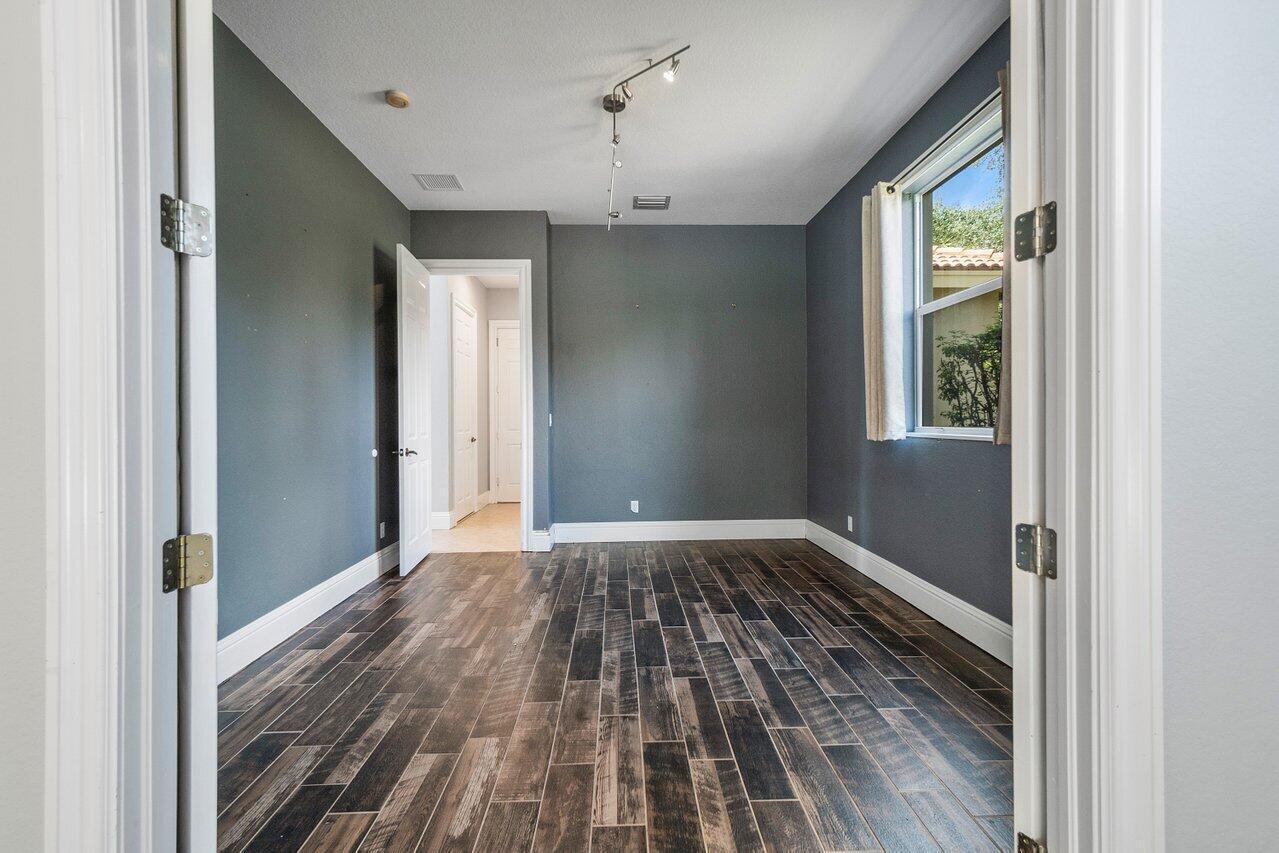 ISLES AT WELLINGTON 8 - Residential
