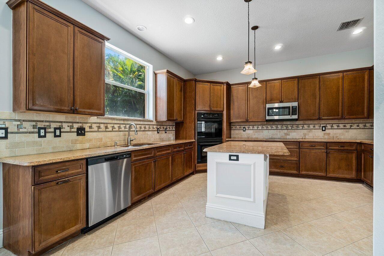 ISLES AT WELLINGTON 8 - Residential
