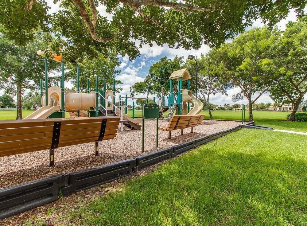 ISLES AT WELLINGTON 8 - Residential