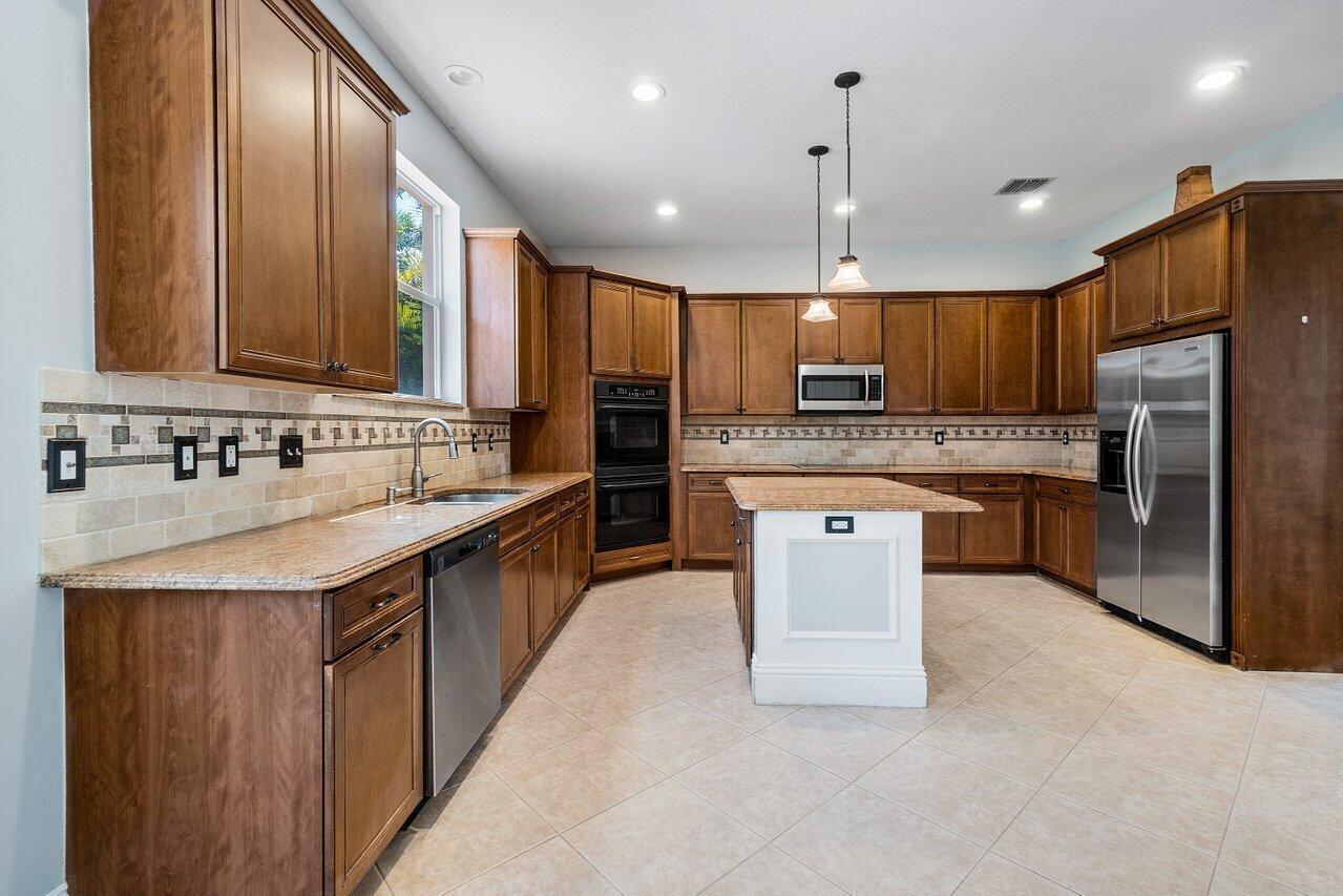 ISLES AT WELLINGTON 8 - Residential