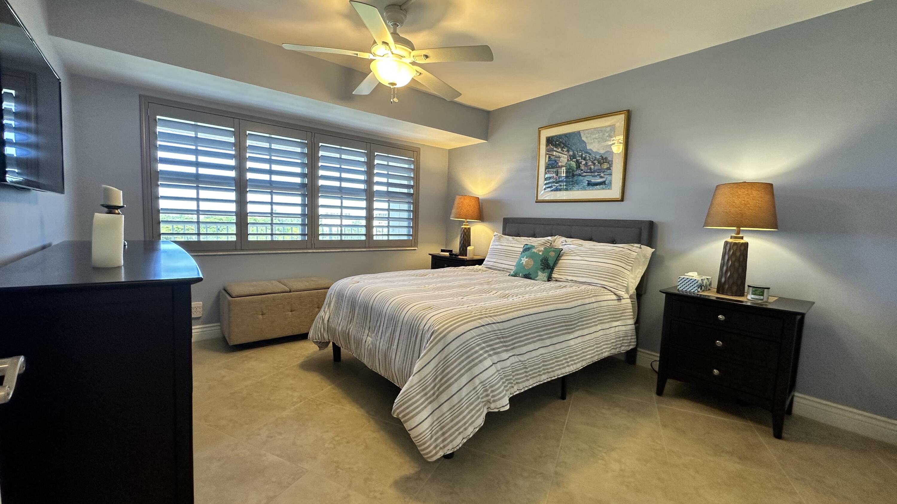 NO 114 PALM-AIRE COUNTRY CLUB - Residential