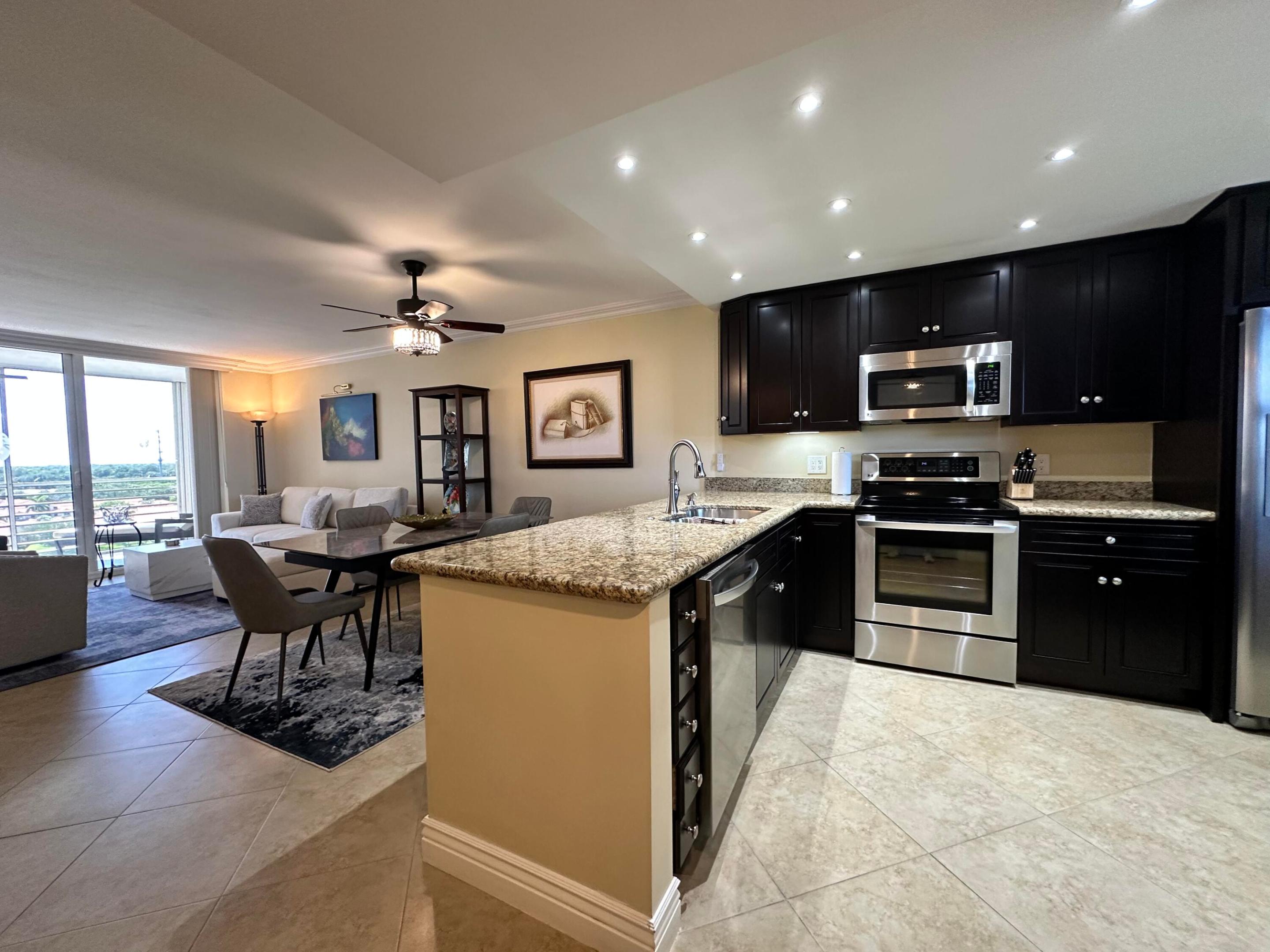NO 114 PALM-AIRE COUNTRY CLUB - Residential