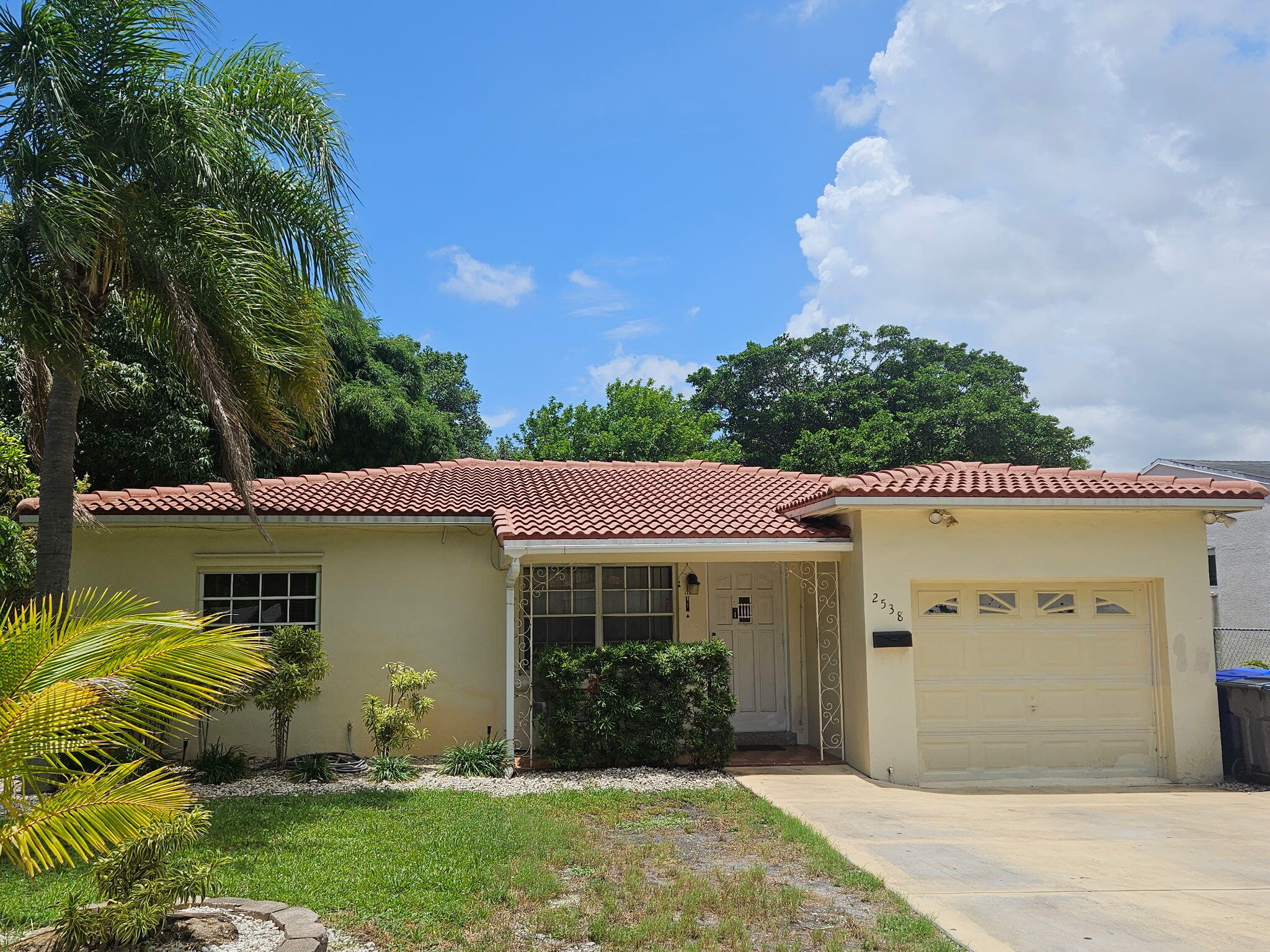 Ready for your personal touches! This fully fenced spacious 3 bedroom with 2 baths and 1 car garage in one of Hollywood's most desirable communities awaits you. Easy to show.